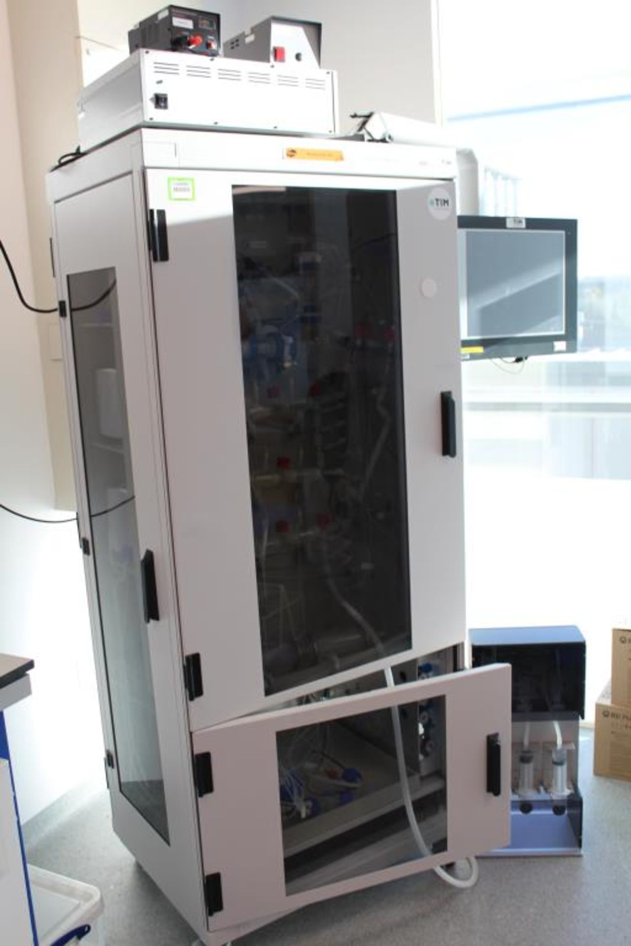 Tiny Tim Model Dissolution Triskellion TIM-1 2.0 Dynamic Dissolution Device with ELO Touchscreen ...
