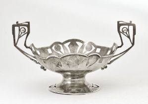 SILVER ART NOUVEAU-STYLE VASE Russia, Moscow, workshop of Vasily Ivanovich Andreev, 1908-1917