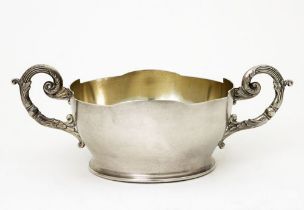 RUSSIAN ART NOUVEAU-STYLE SILVER SUGAR BOWL WITH DECORATIVE HANDLES Russia, Moscow, maker’s mark of