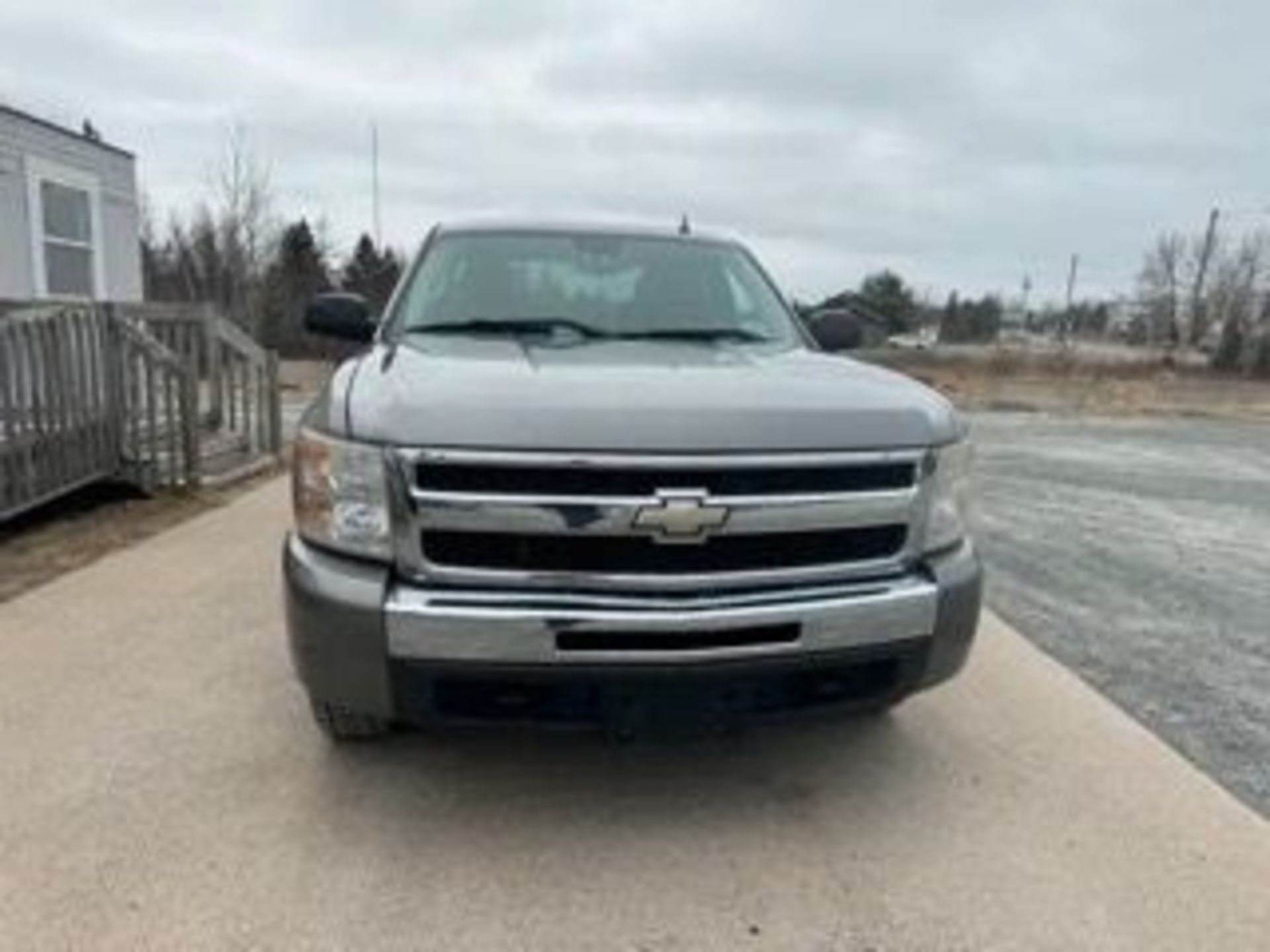 2009 Chevrolet Silverado 1500 5.3L - Image 2 of 15