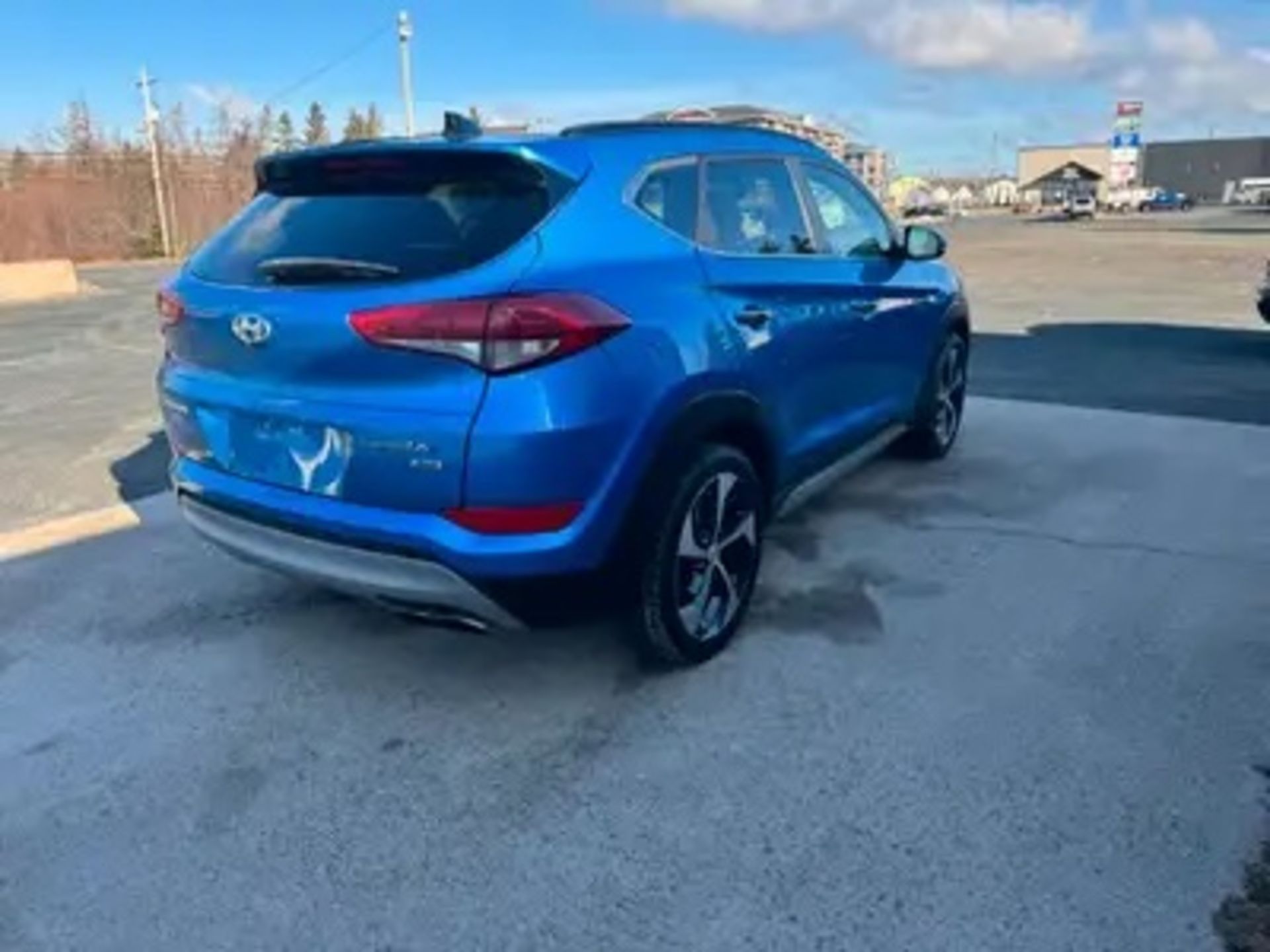 2017 HYUNDAI TUCSON LIMITED - Image 4 of 11