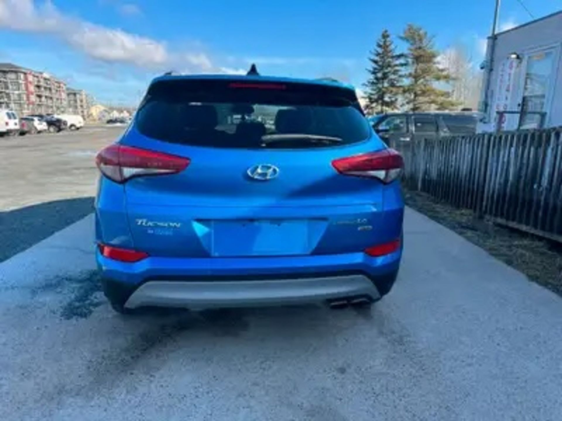 2017 HYUNDAI TUCSON LIMITED - Image 3 of 11