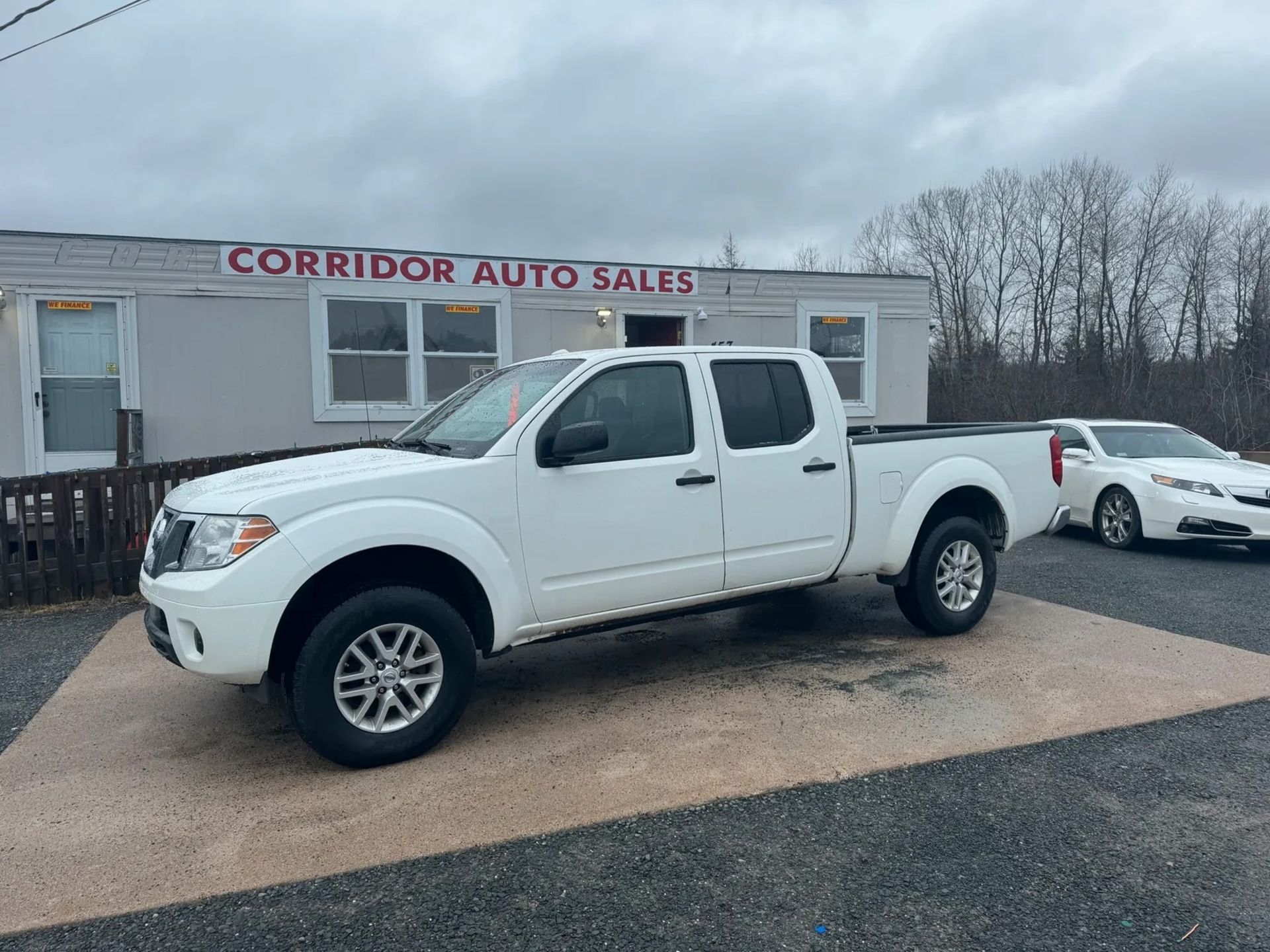 2016 NISSAN FRONTIER SV 4X4 - Image 3 of 9