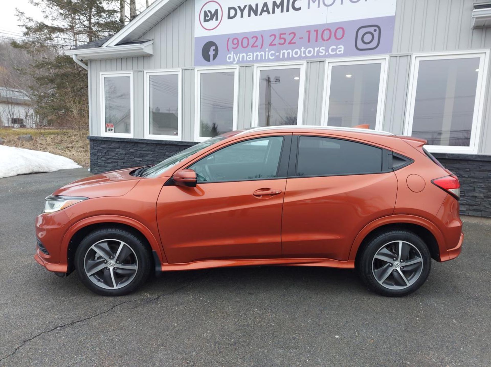 2019 Honda HR-V Touring AWD! ONE OWNER! DEALER SERVICED! - Image 6 of 32