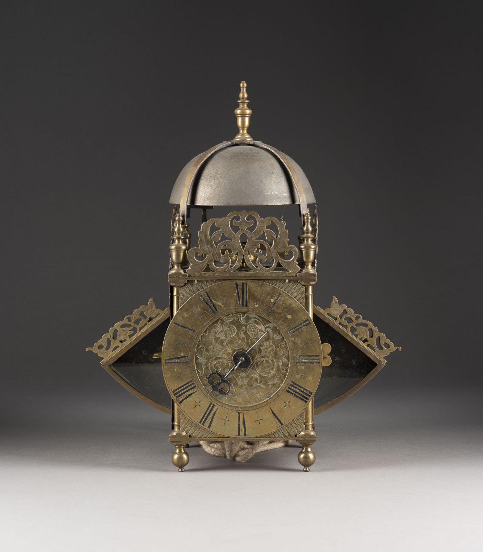 LATERNENUHR MIT FLÜGELN (WINGED LANTERN CLOCK) - Image 2 of 6