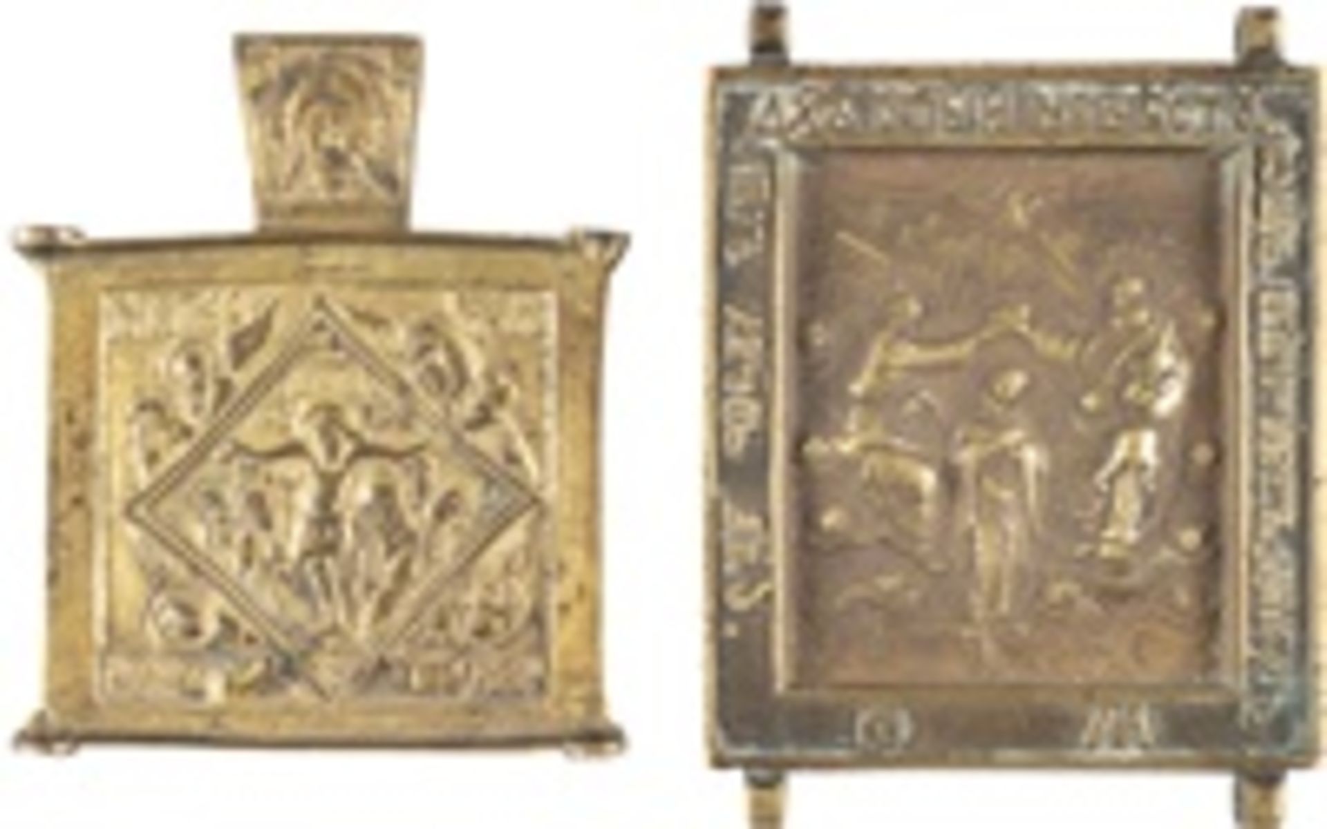 MITTELTEIL EINES TRIPTYCHONS MIT DER KREUZIGUNG IN RHOMBUS UND DOPPELSEITIGE BRONZE-TAFEL MIT DER KR - Bild 2 aus 4