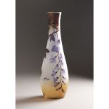 BEDEUTENDE JUGENDSTIL-VASE MIT GLYZINIE 