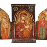 FEINES MINIATUR-TRIPTYCHON MIT DER GOTTESMUTTER HODEGETRIA UND DEN MÄRTYRERINNEN PARASKEWA UND MARIA