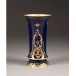 VASE MIT RELIEFGOLD