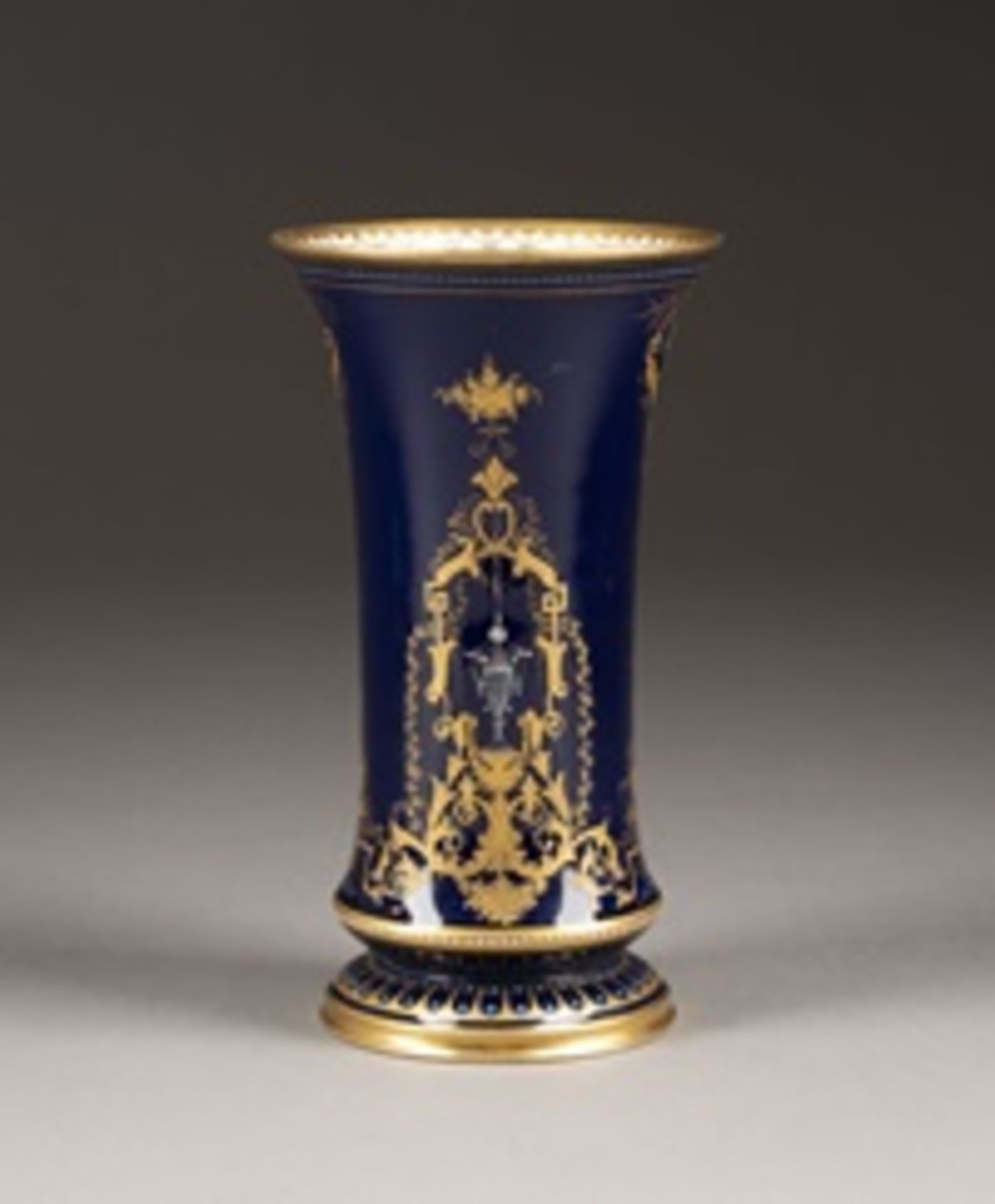 VASE MIT RELIEFGOLD 