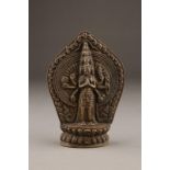 EINE STEHENDE FIGUR VON AVALOKITESHVARA SAHASRABHUJA AUS BRONZE