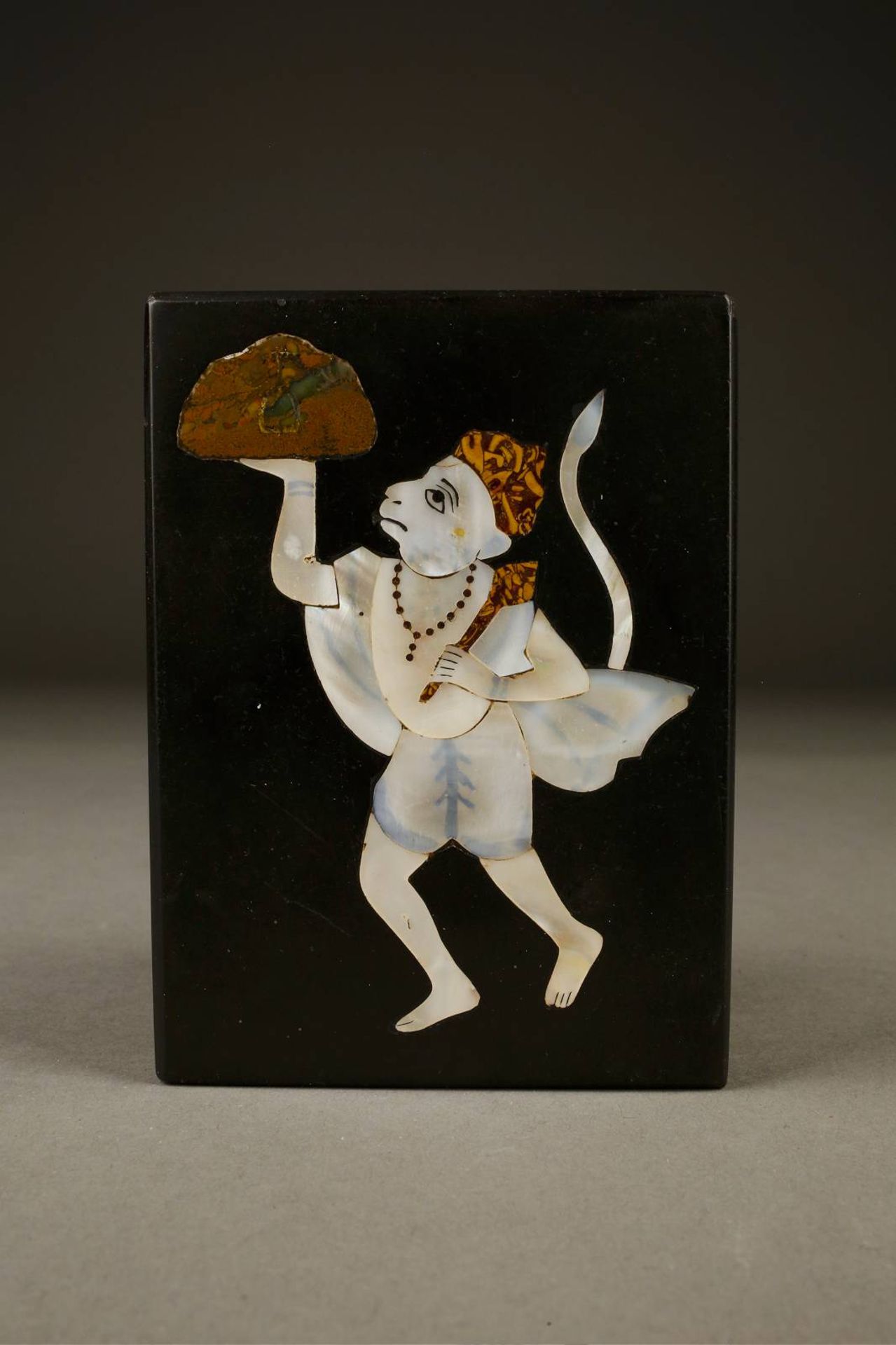 KLEINE PIETRA DURA MIT HANUMAN-DARSTELLUNG