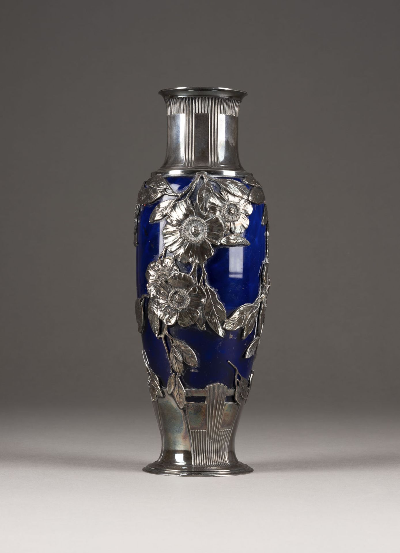 JUGENDSTIL-VASE MIT METALLMONTIERUNG