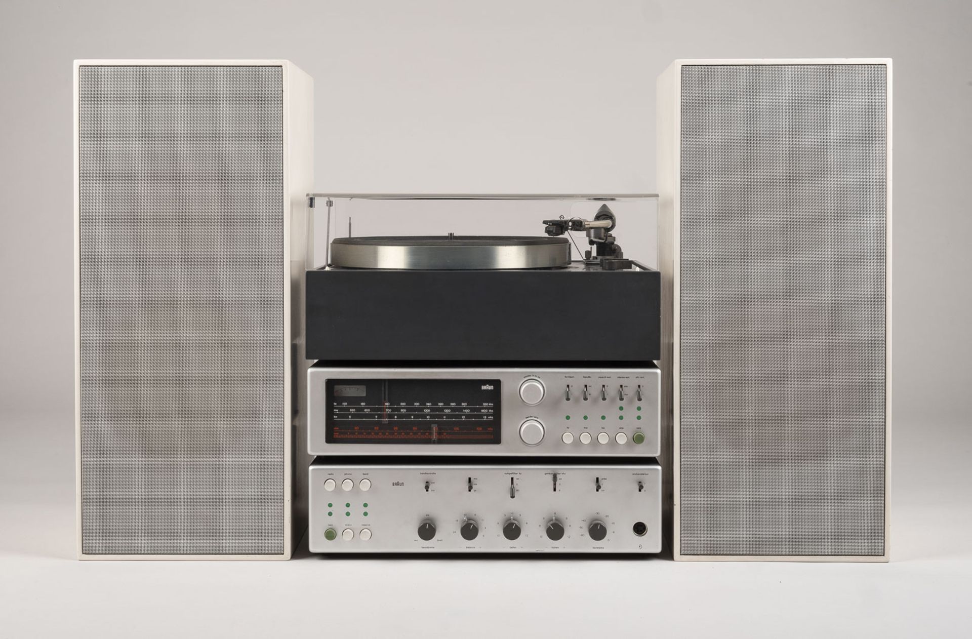 DIETER RAMS VERSTÄRKER 'CSV 1000' TUNER 'TCE 1000' PLATTENSPIELER 'PCS-52 E' UND PAAR LAUTSPRECHER M