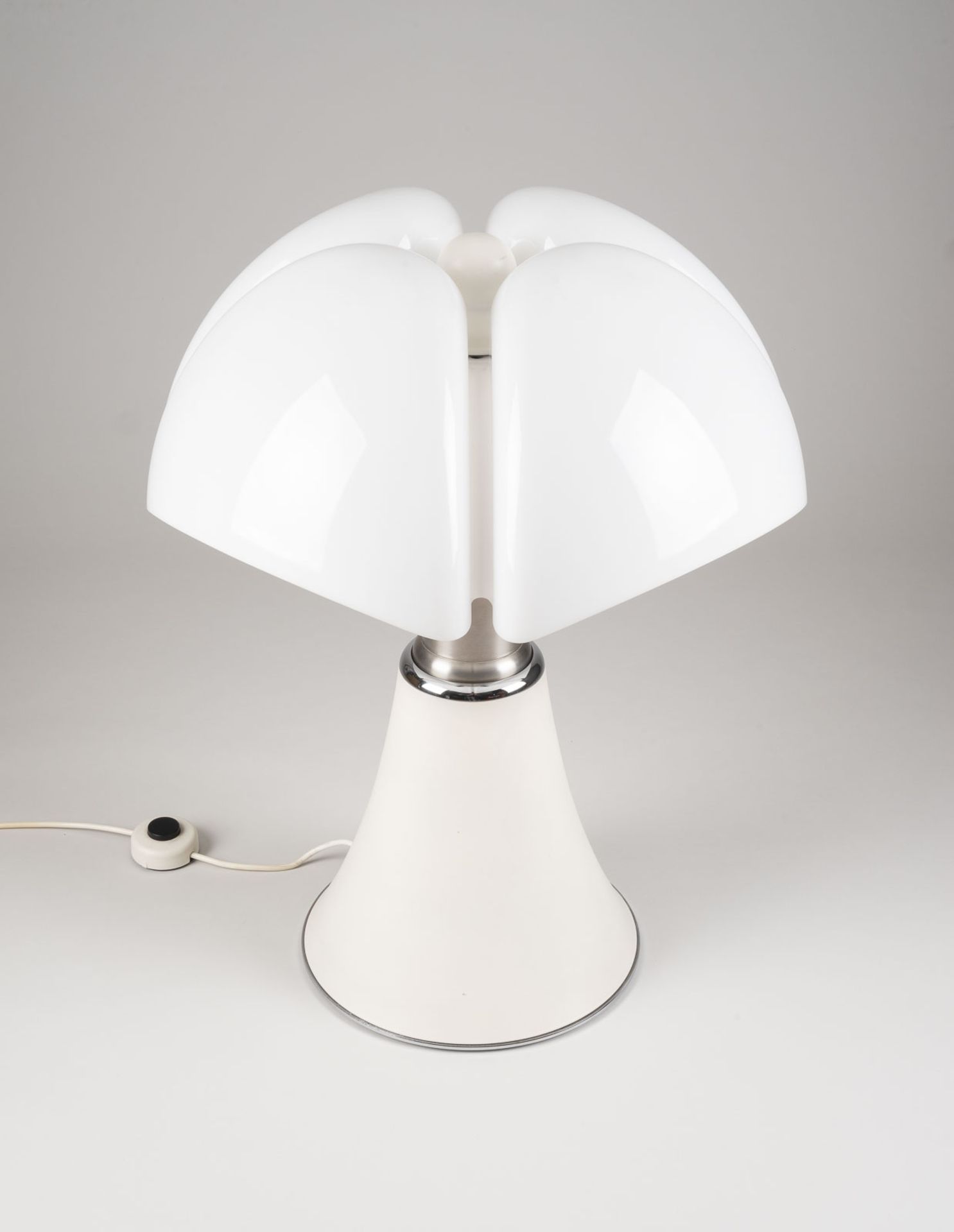 GAE AULENTI GROSSE TISCHLAMPE MODELL '620 - PIPISTRELLO' - Bild 2 aus 3