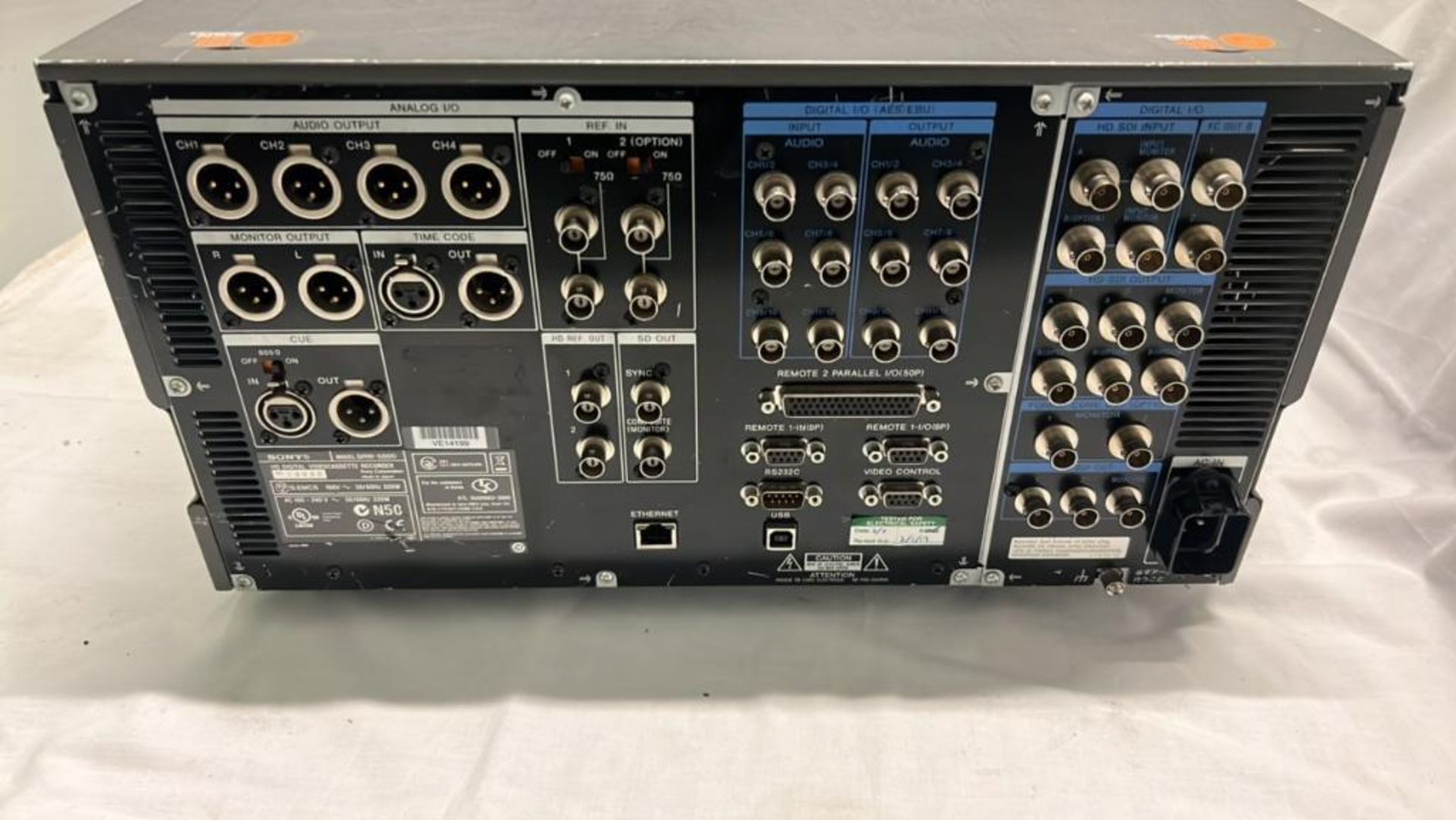 Sony SRW-5500 Digital Videocassette recorder with flight case SN :13930 - Bild 4 aus 6