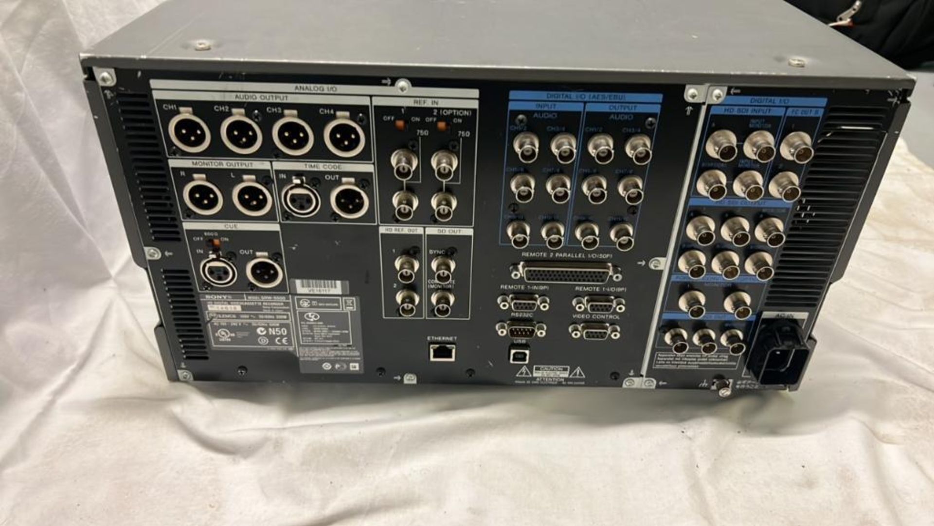 Sony SRW-550 Digital Videocassette recorder with flight case SN: 14618 - Image 4 of 6