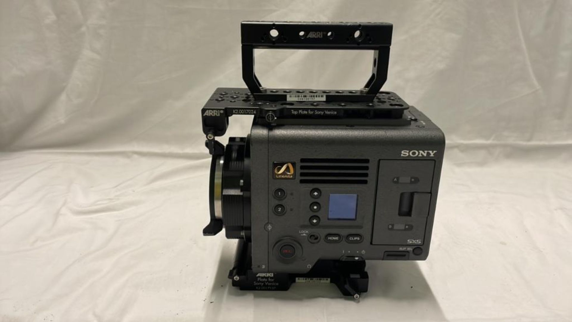 Sony Venice HFR with Arri base plate SN: 10857 - Bild 2 aus 4