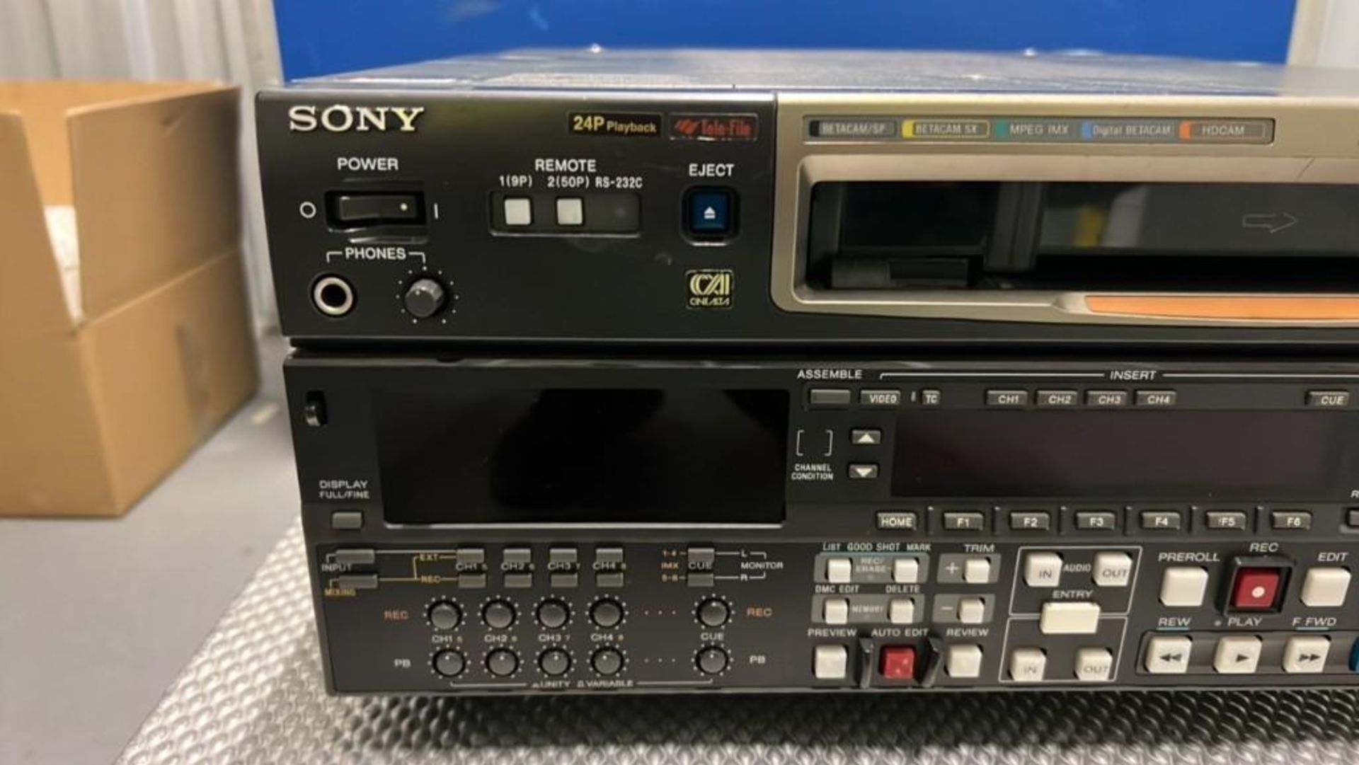 Sony HDW-M2000P HD Digital Video Cassette Recorder with Flight Case - Image 2 of 8