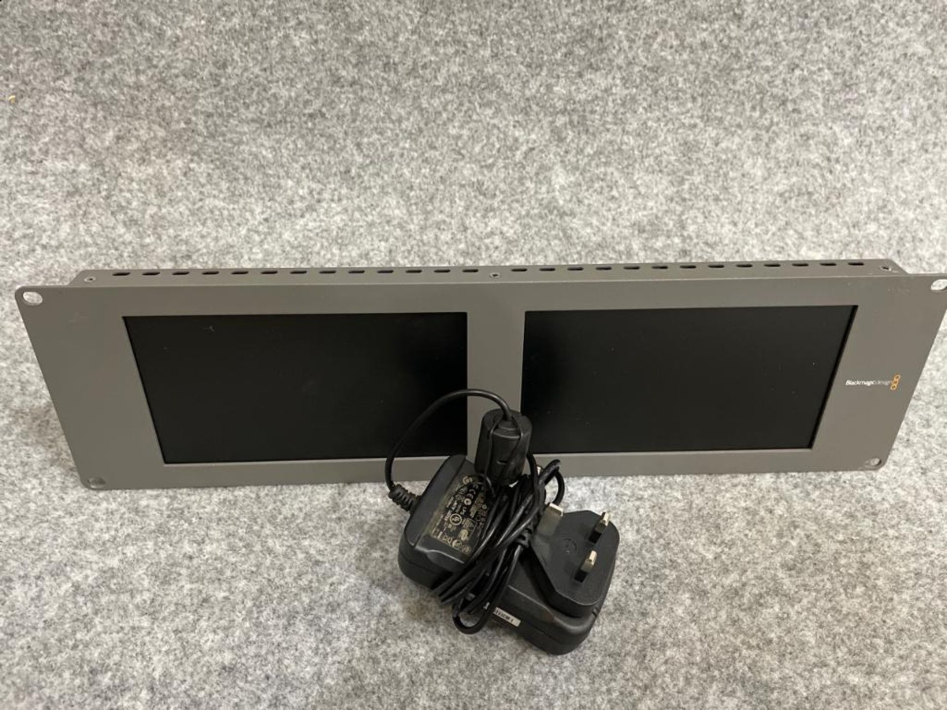 BlackMagic Dual HD Monitor with power supply SN: 1391018 - Bild 3 aus 3