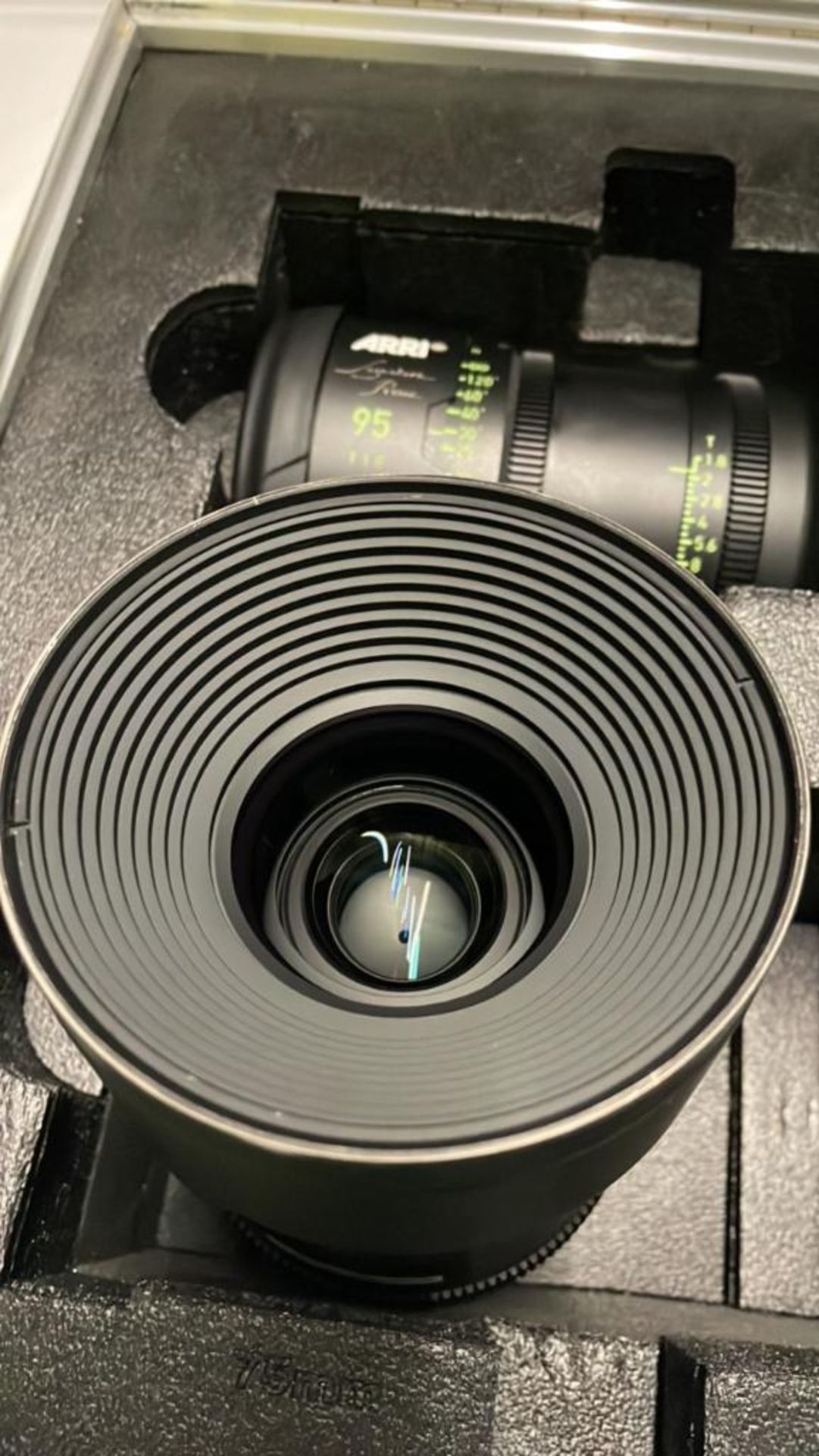 Set of 6 Arri Prime Lenses (29mm, 40mm, 85mm, 75mm, 95mm, 125mm) 2 flight case SN 18145, SN 53570, S - Image 6 of 15