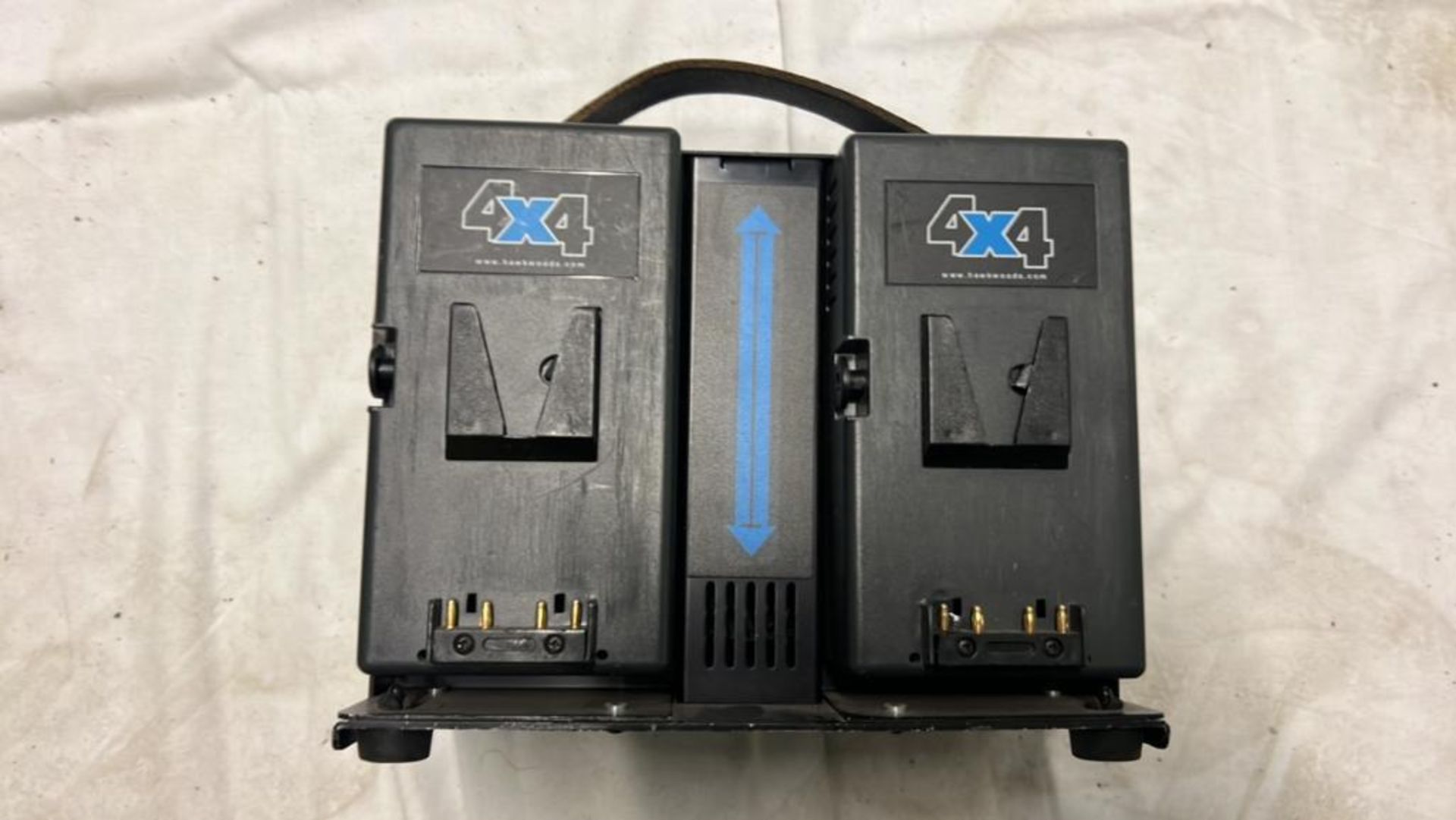 (2) Hawk-Woods VL Battery Chargers Hawk-Woods VL-4X4 V-Lock Charger and Hawk Woods 2X2 V-Lock Charge - Image 6 of 8