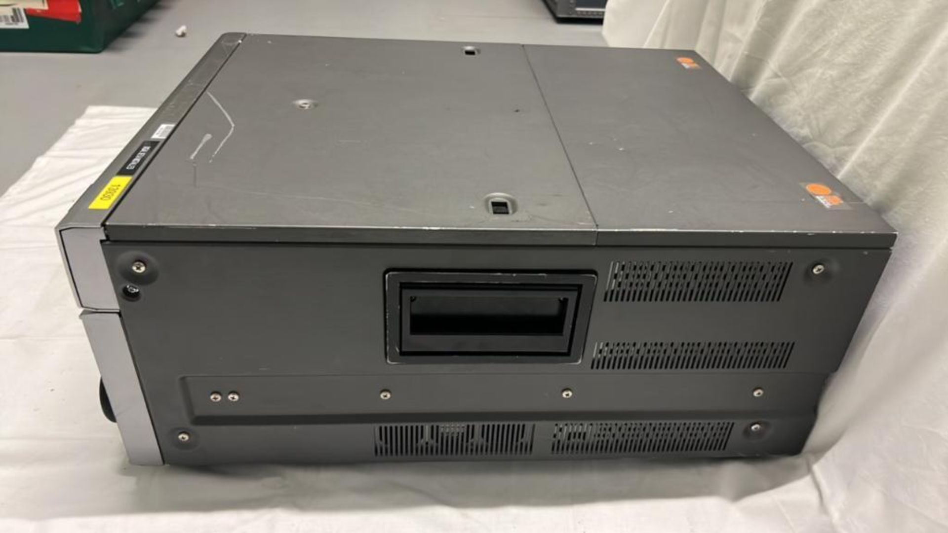 Sony SRW-5500 Digital Videocassette recorder with flight case SN :13930 - Image 3 of 6