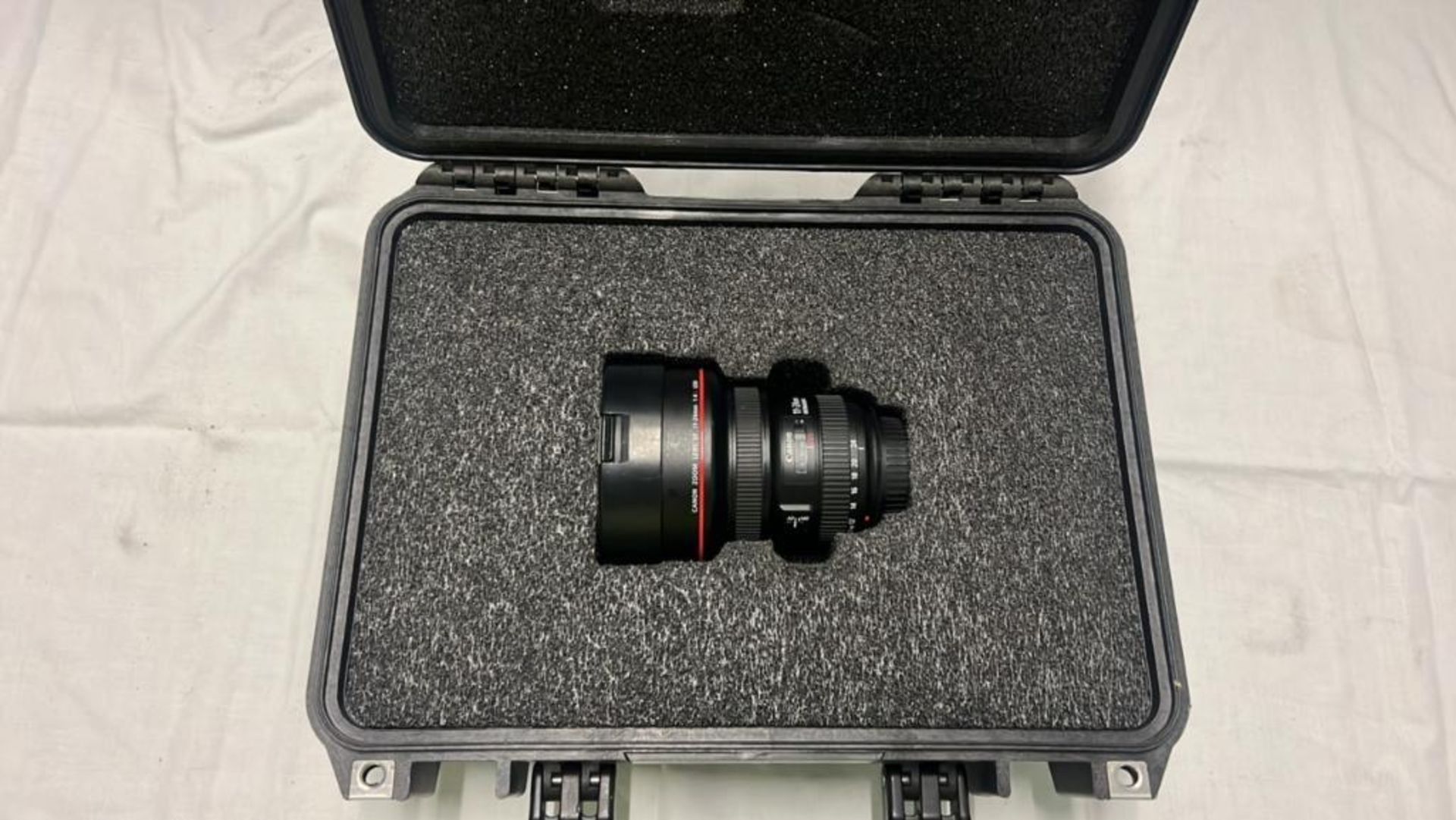 Canon EF 11-24mm f/4L USM Lens with PeliCase SN: 2910000270