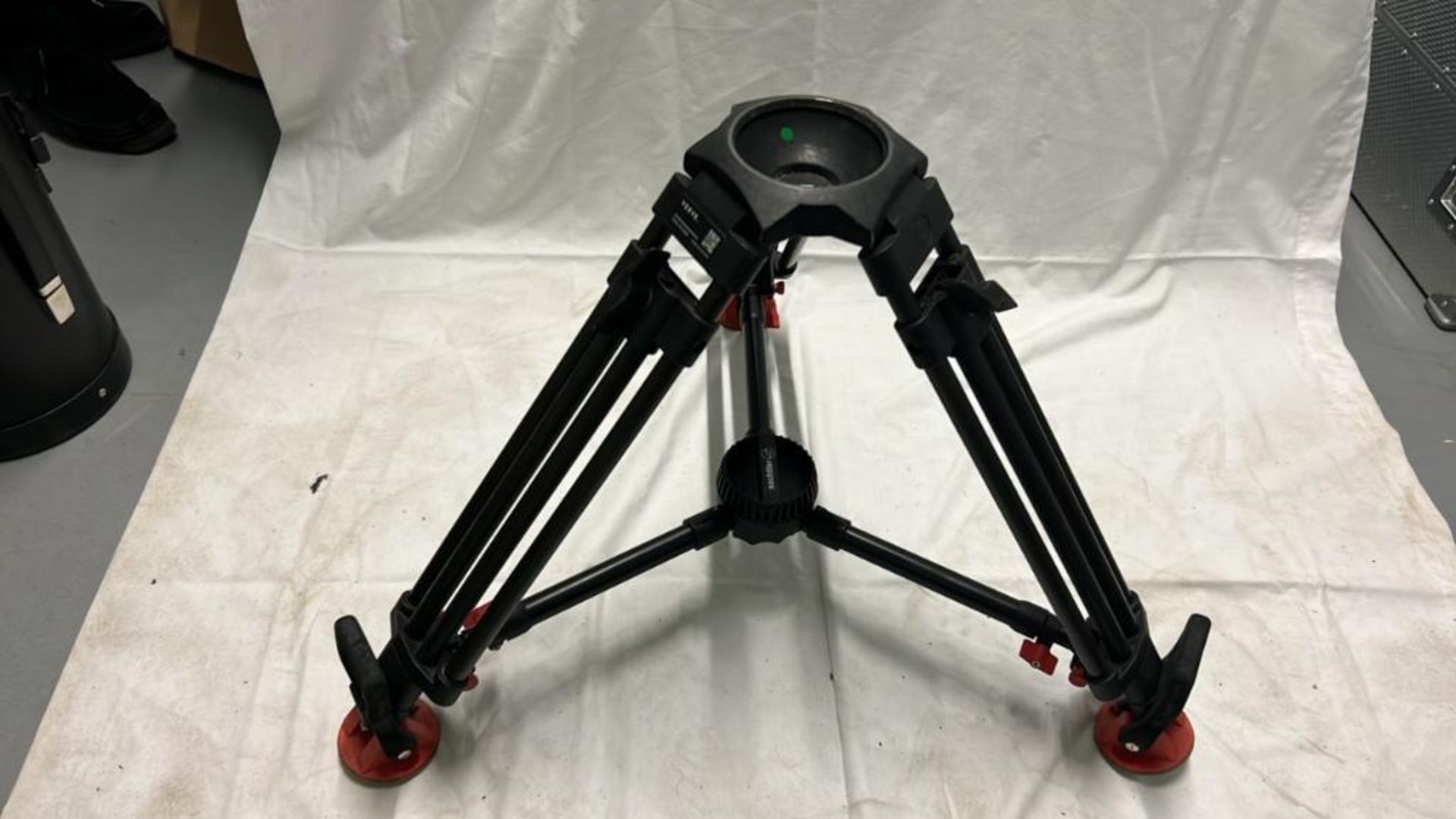 Sachtler Short Legs (100mm Bowl) in Tripod flight case SN: 53511500396 - Image 3 of 4