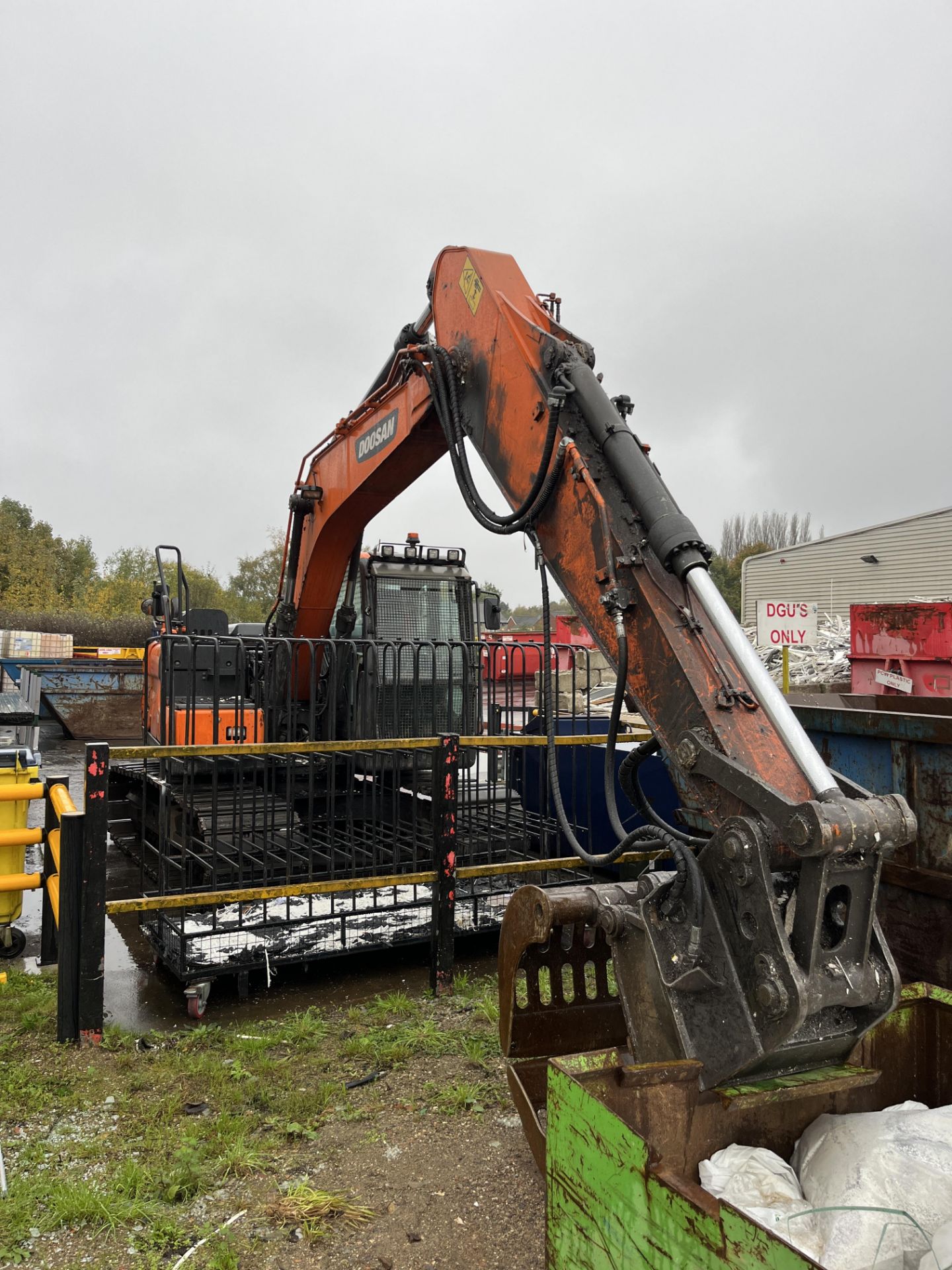 Doosan 140LC-5 Crawler Excavator Serial No. DHKLFB8RAH001736 (2018) Rubber Tracked Fitted with PSG60 - Image 5 of 6