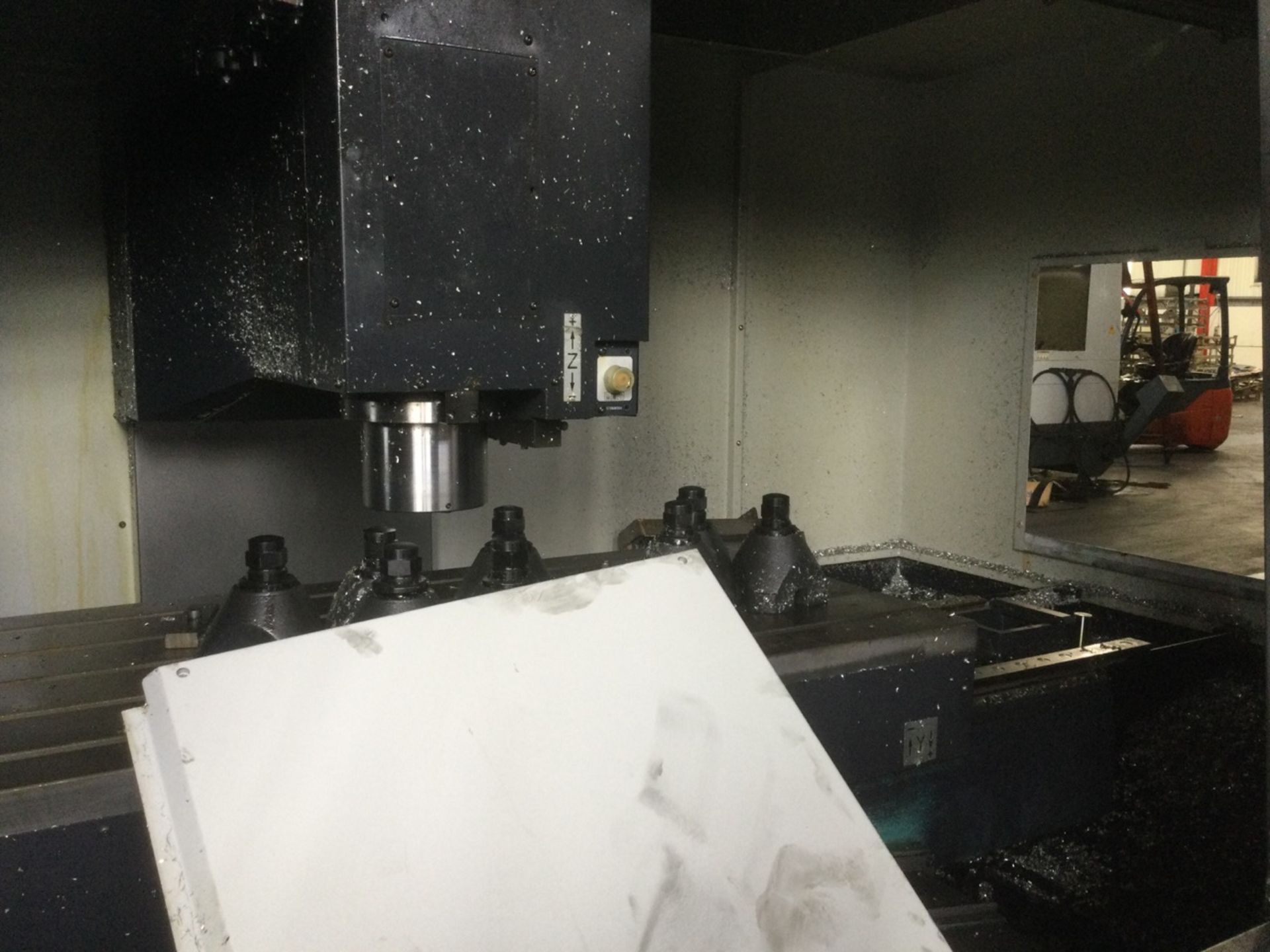 Doosan DNM 6700 3-Axis Vertical Machining Centre With Fanuc I-Series Control - Image 2 of 6