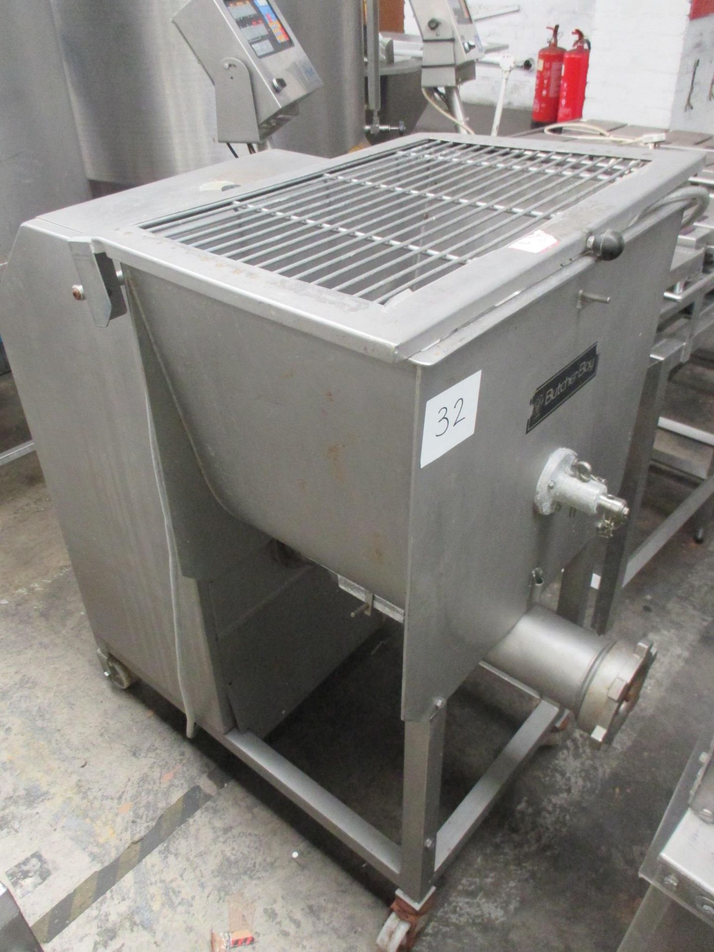 1: Butcher Boy 100/42 Meat Grinder/Mixer