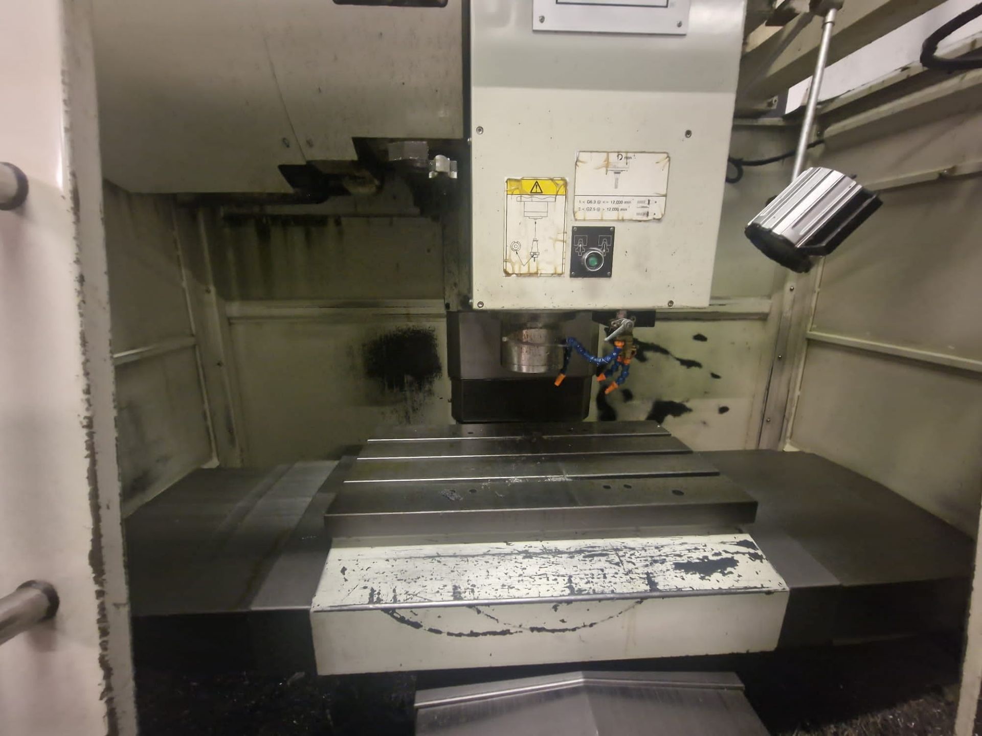Hurco VM10 3-Axis Vertical Machining Centre (2012) - Image 8 of 9