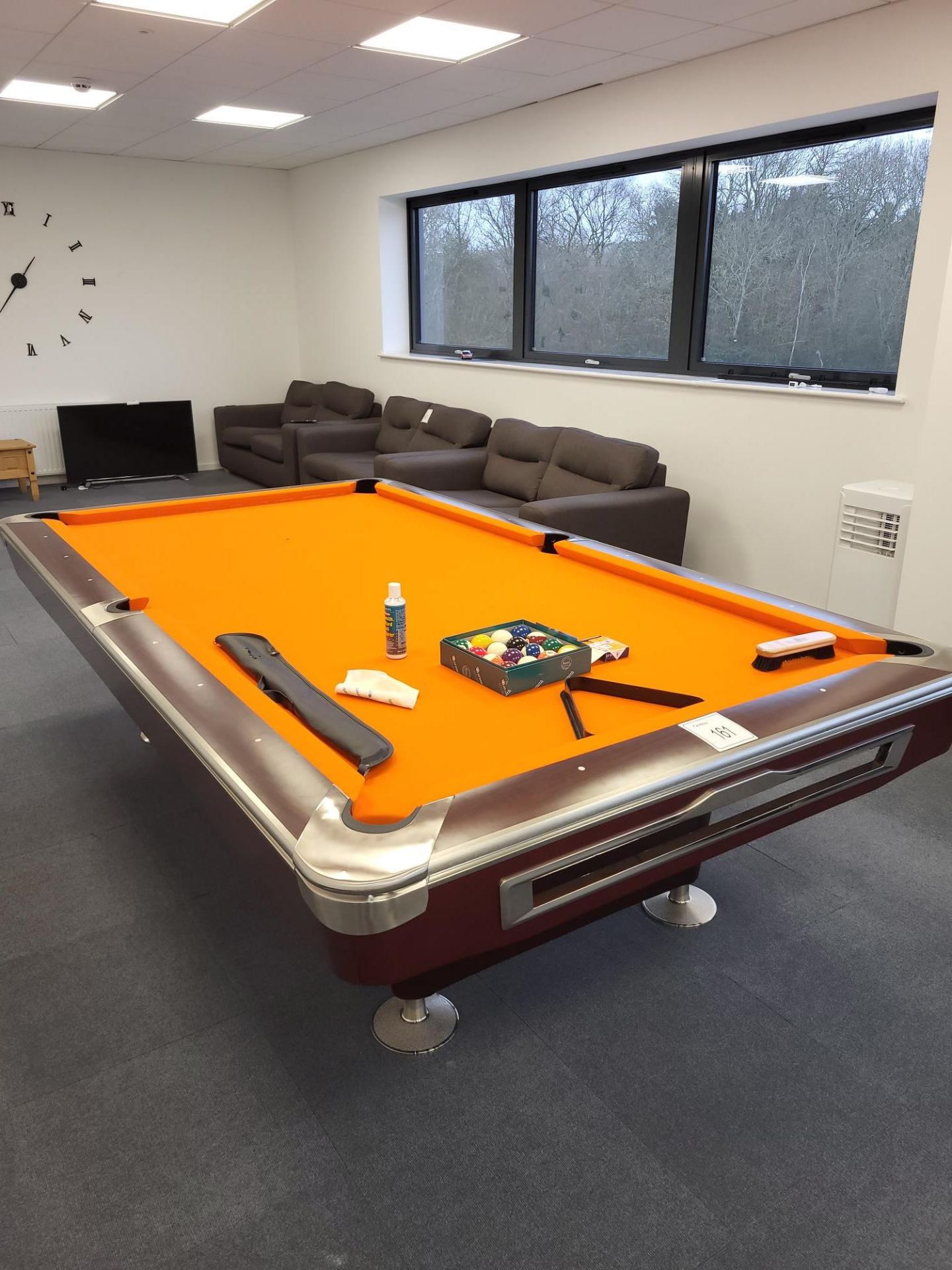 1, American 9ft Slate Bed Pool Table with Cue's, Cue Rest, Triangle, Ball's, Brush and Chalk as Lott - Bild 4 aus 6