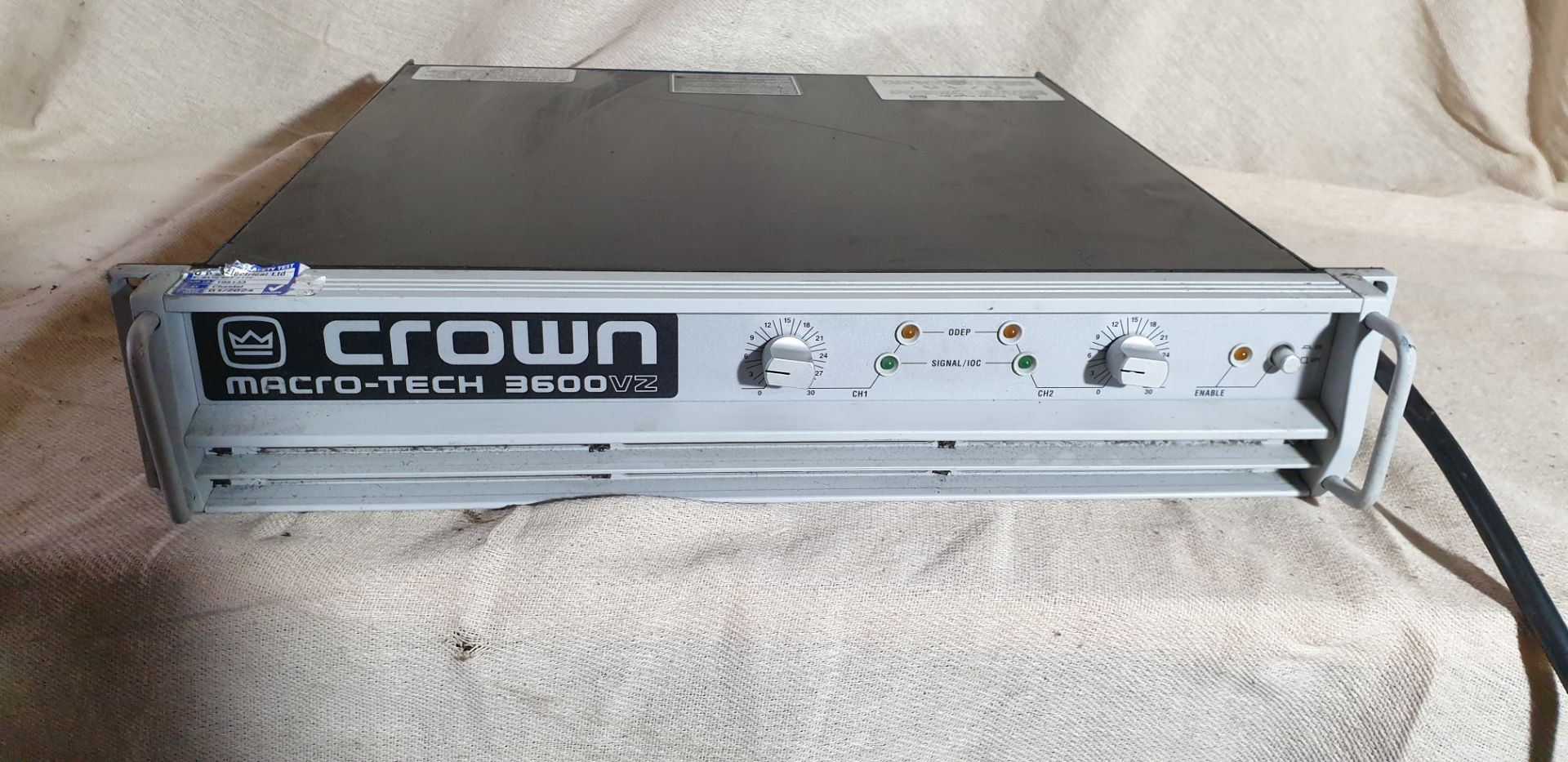 1 ; Crown Macro-Tech 3600 VZ Power Amplifier - Bild 2 aus 3