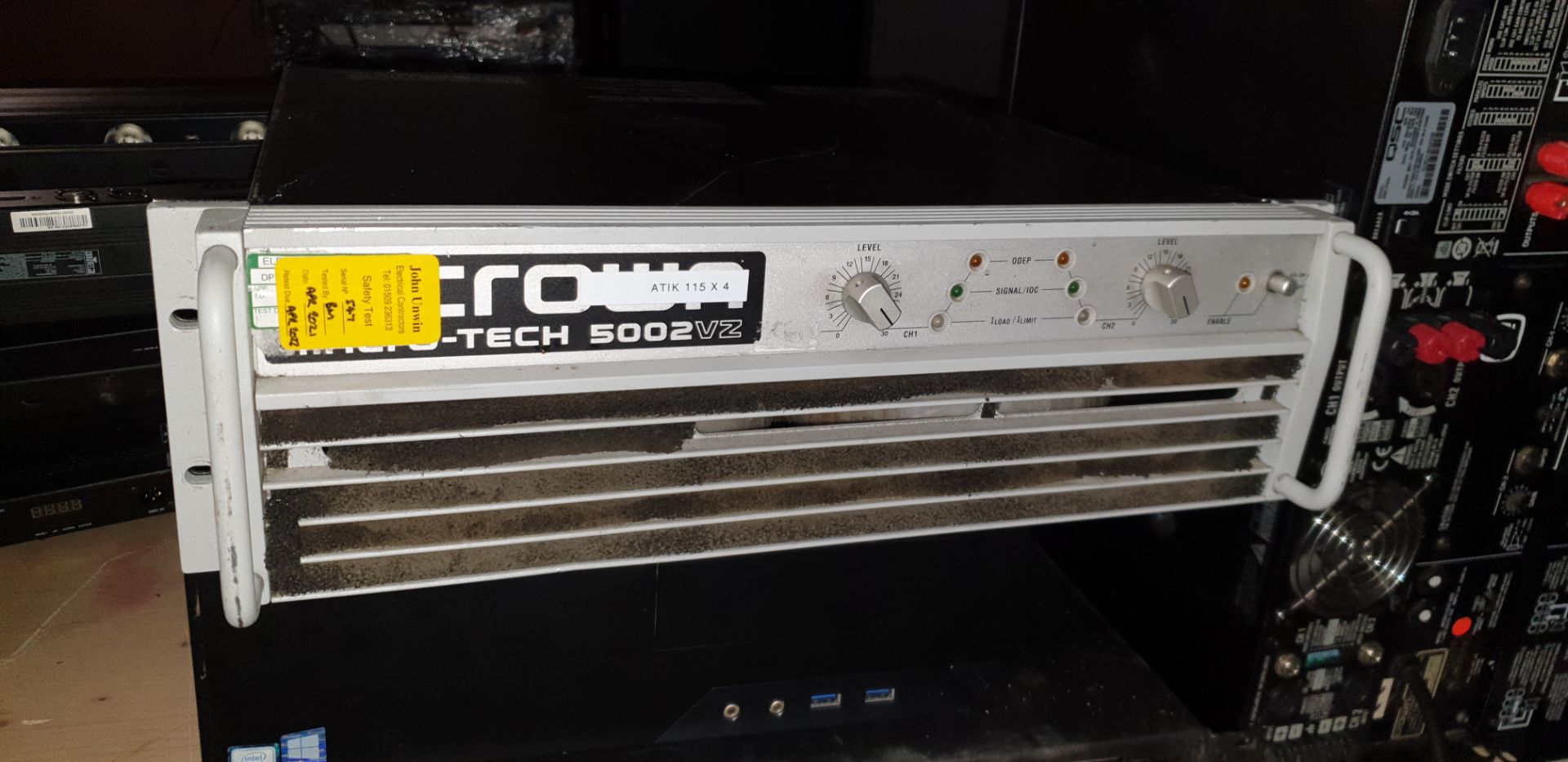 1 ; Crown Macro-Tech 5002 VZ Power Amplifier
