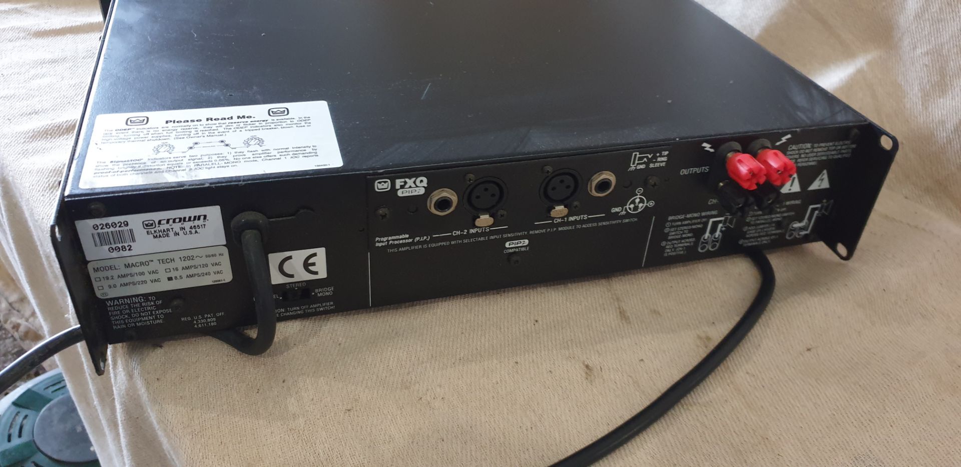 1 ; Crown Macro-Tech 1202 Power Amplifier - Bild 2 aus 2
