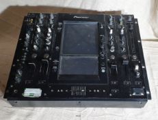 1 ; Pioneer DJ SVM 1000 Sound and Vision Professional DJ Mixer