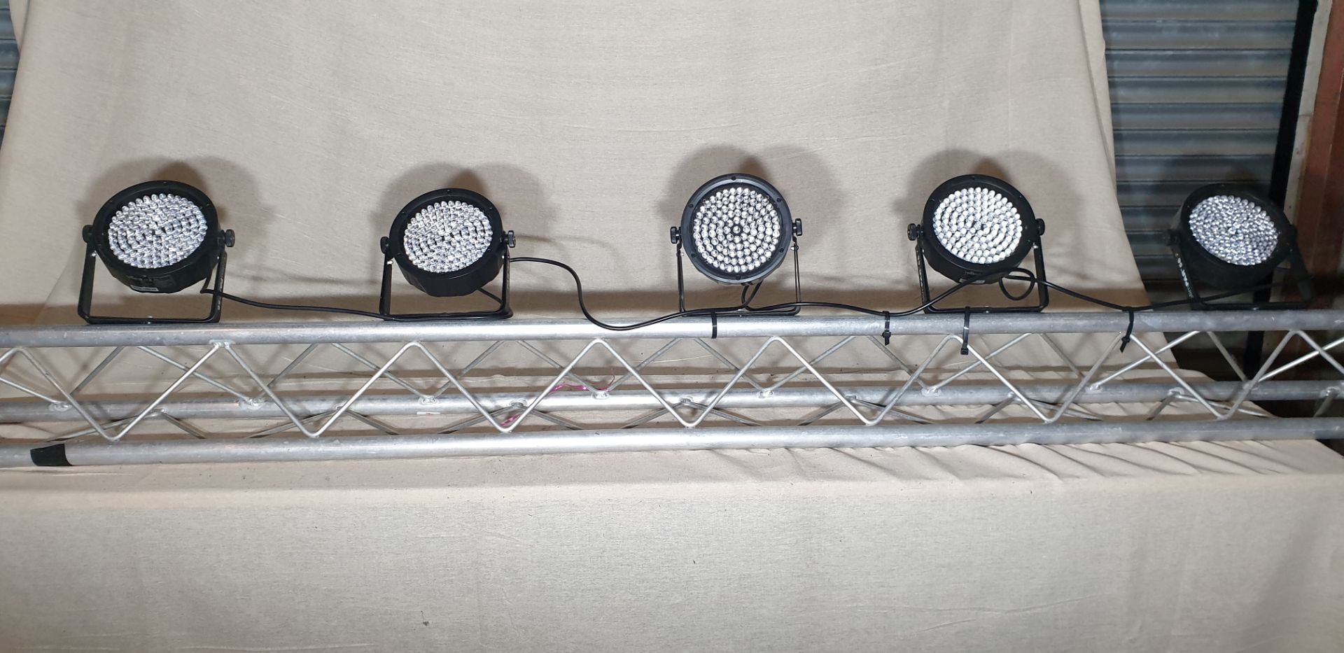 1 ; 5 x Chauvet DJ SlimPAR 56 Stage Lighting, Version 2, complete with Truss