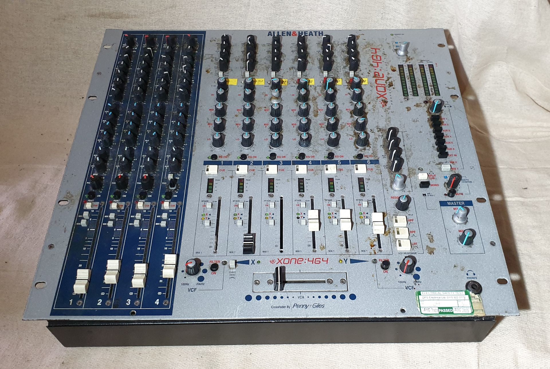 1 ; Allen and Heath Xone 464 Professional Club Mixer.