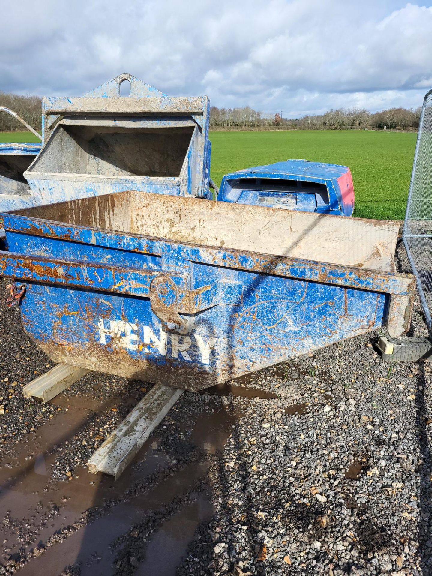 1, Approx 1,000 Ltr Self Discharge Boat Skip - Image 2 of 2