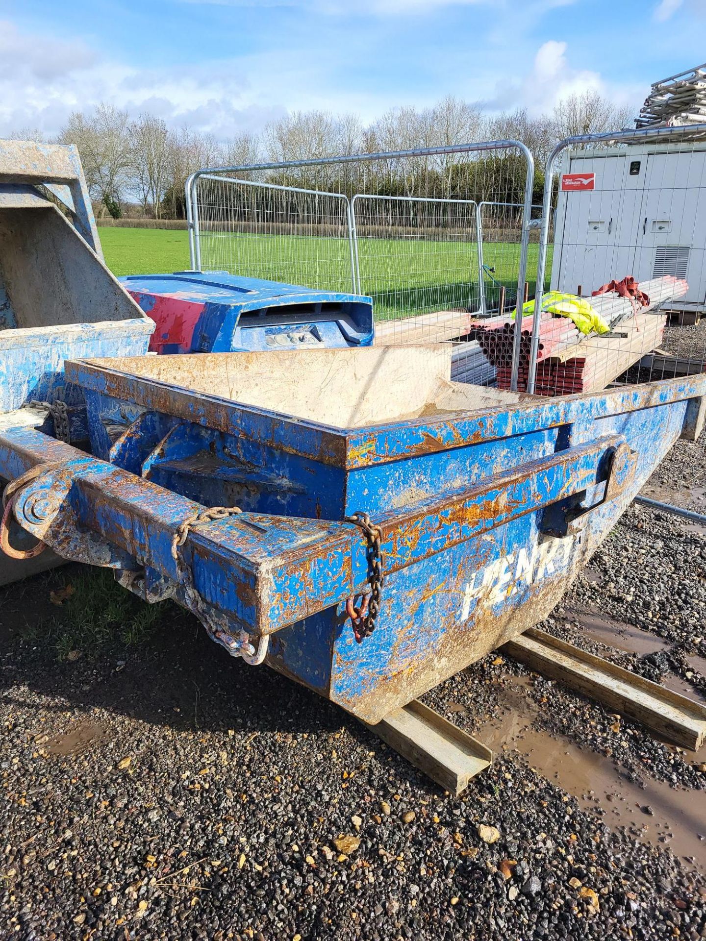 1, Approx 1,000 Ltr Self Discharge Boat Skip