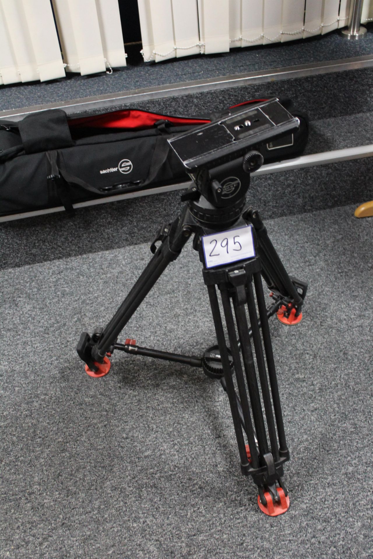 Sachtler Video 18SB Professional Tripod With Carry Case