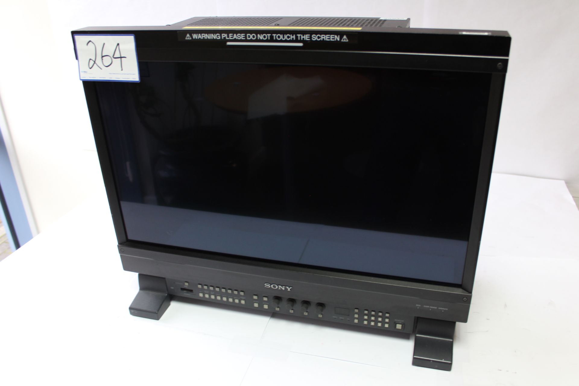 Sony BVM-E250 OLED Professional Video Monitor with Flight Case