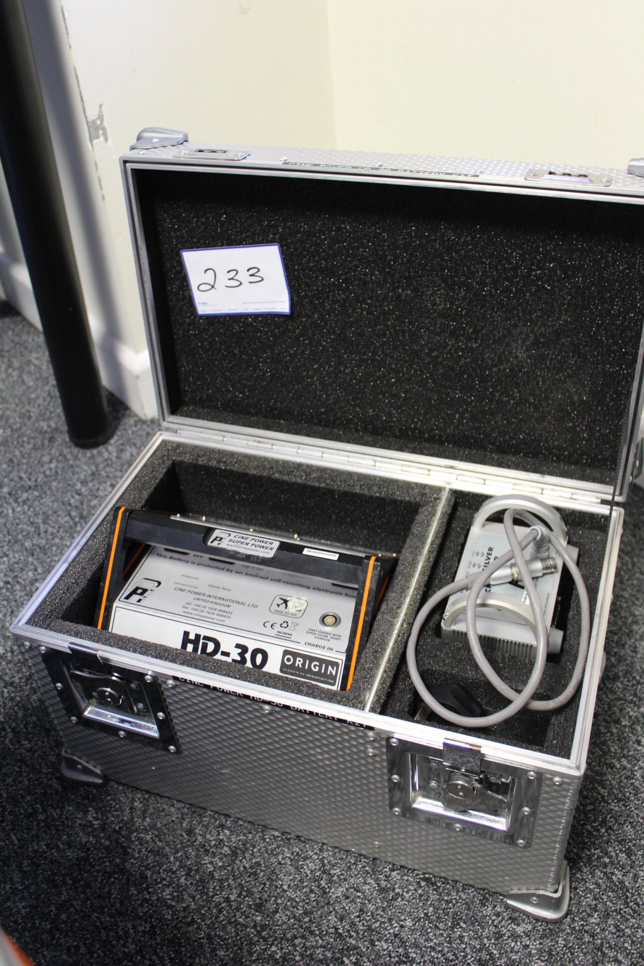 Cine Power HD-30 Battery Pack with Flight Case