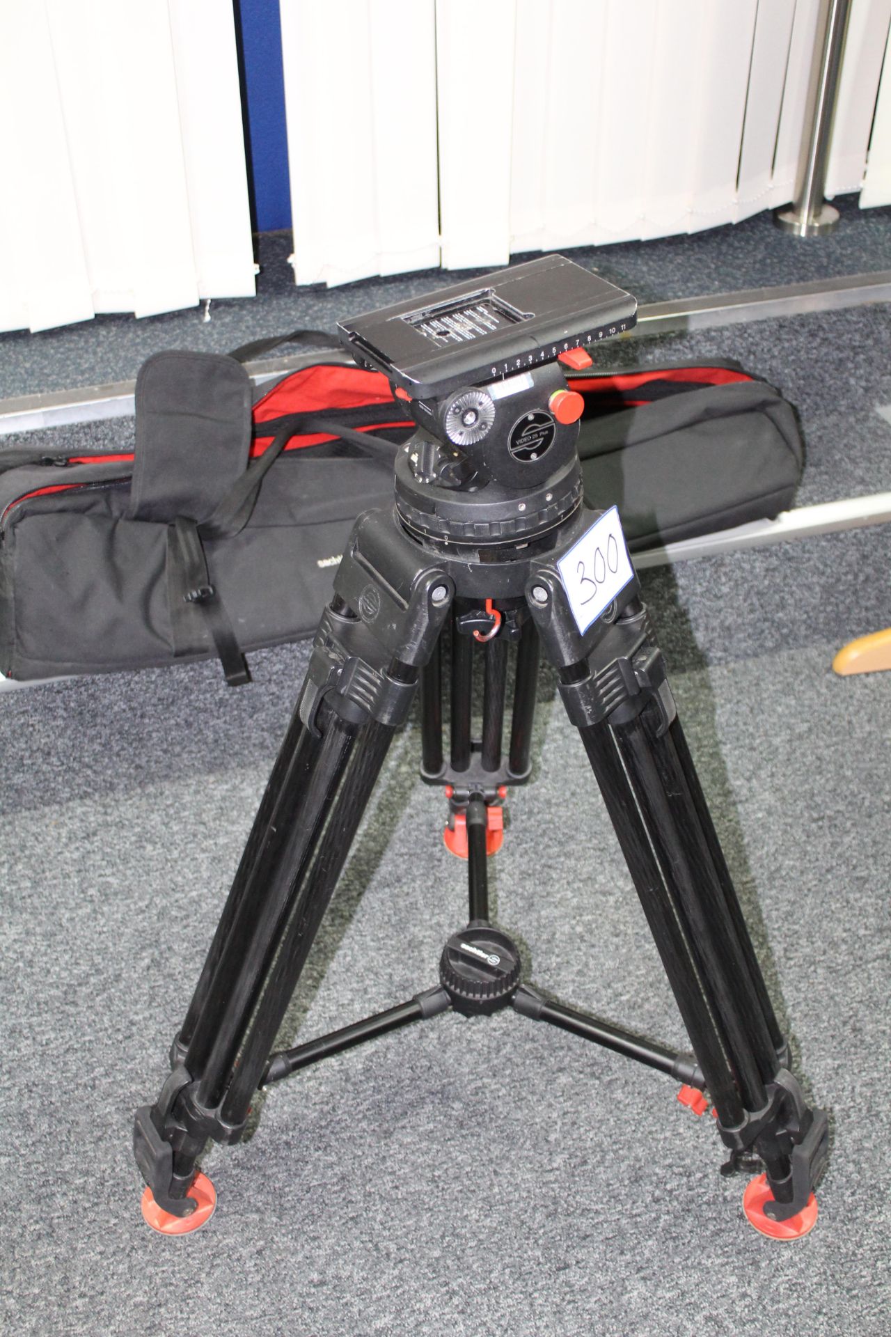 Sachtler Video 25 Plus Professional Tripod With Carry Case