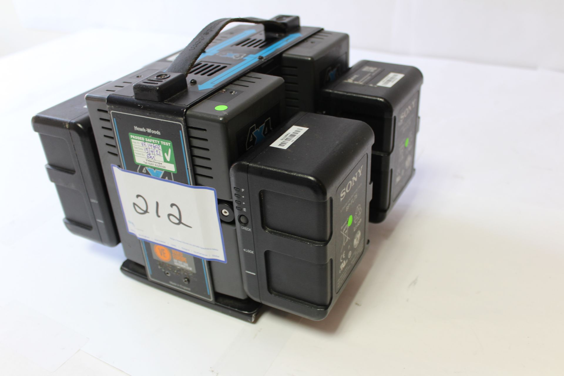 Hawk-Woods VL-4X4 Siultanious Battery Charger with 4 Sony BP-FL75 Lithium -Ion Battery Packs