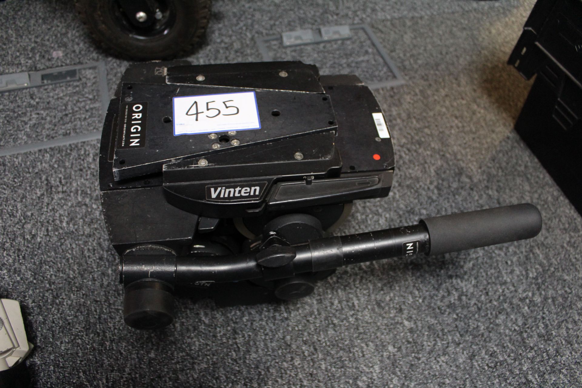 Vinten Vector 750 Pan and Tilt Tripod Head