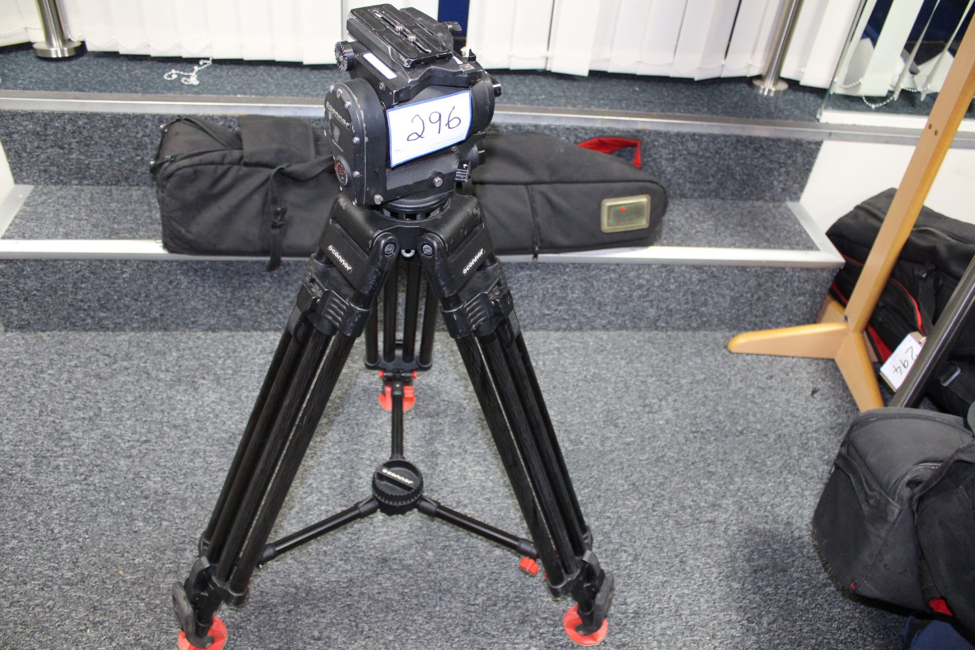 Oconnor 10 Professional Tripod withSachtler Carry Case