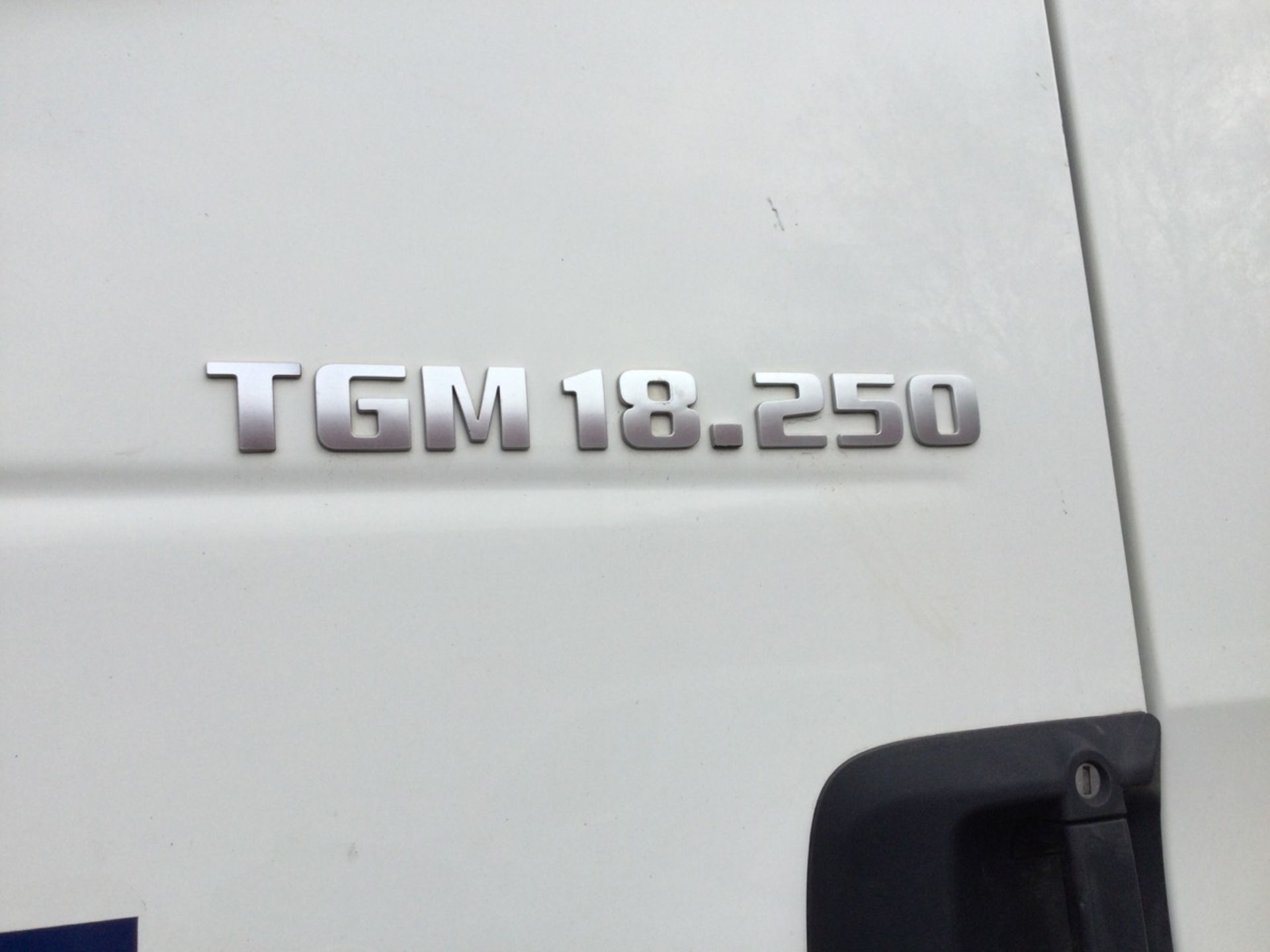 MAN TGM 18.250 4x2 Flat Bed Dropside Truck - Image 5 of 6